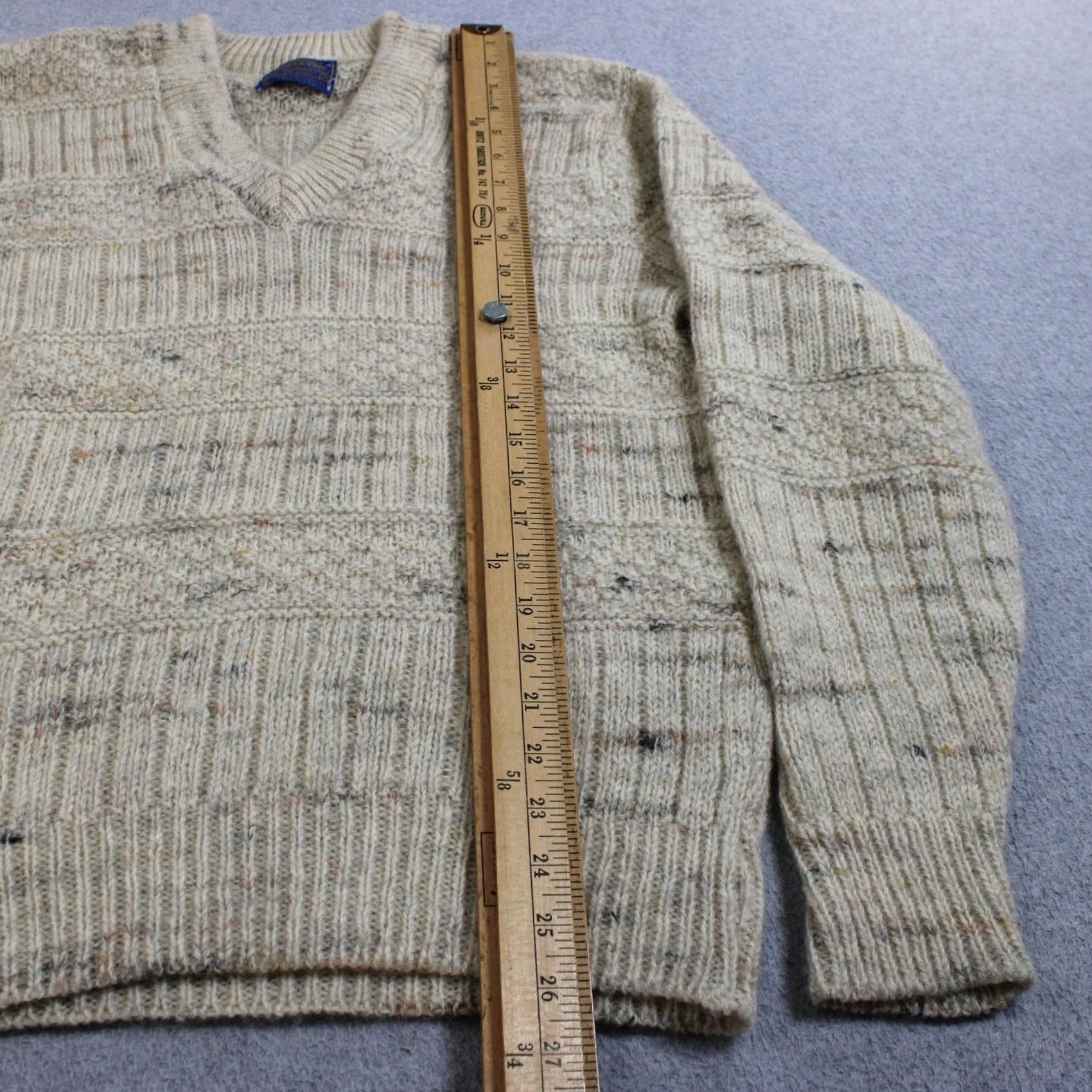 Pendleton VINTAGE Pendleton Sweater Men M Beige V-Neck Wool Knit Heavyweight 90s 80s Heritage Size US M / EU 48-50 / 2 - 4 Thumbnail