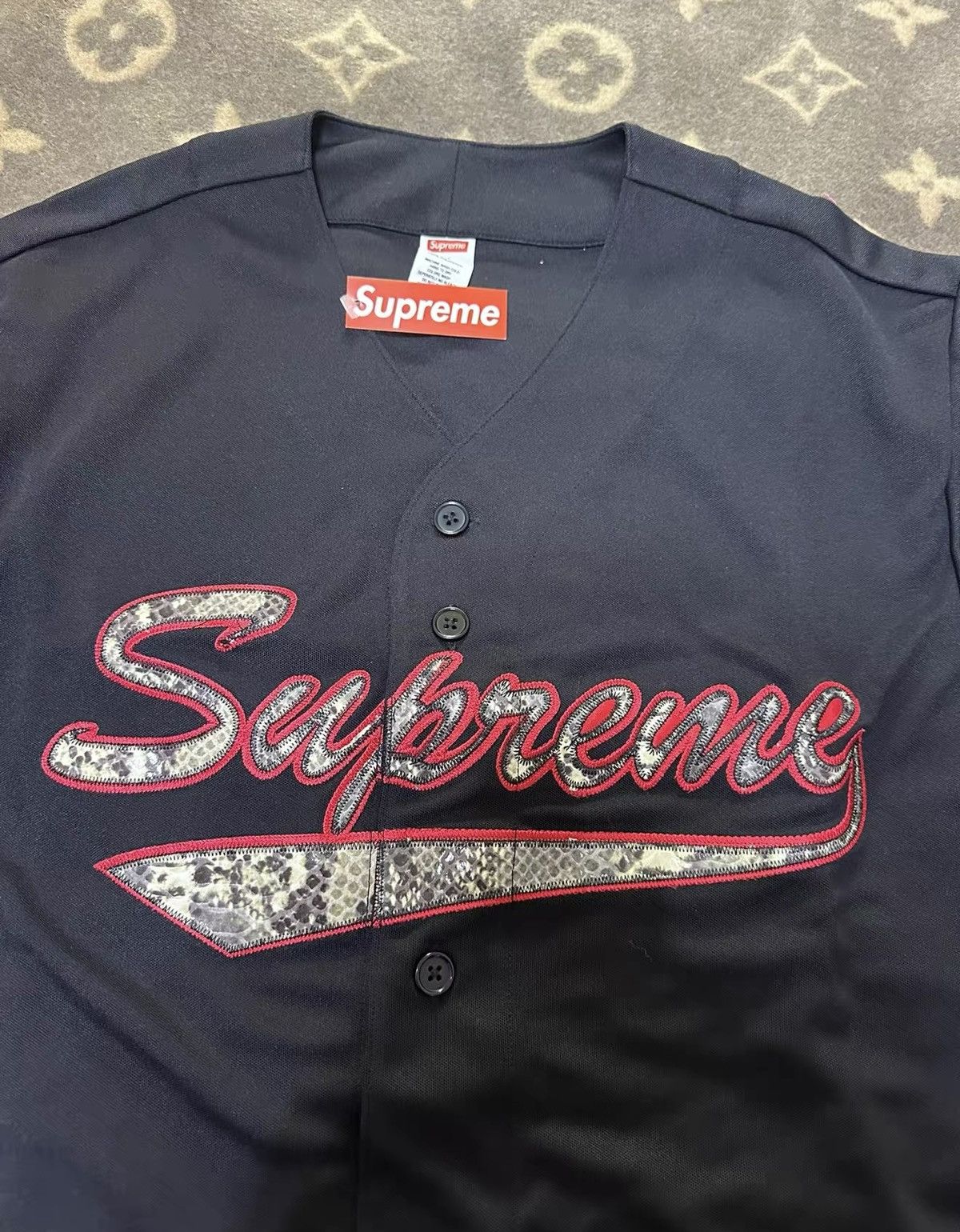 Supreme supreme snakeskin snake script logo baseball jersey shirt Size US M / EU 48-50 / 2 - 2 Thumbnail