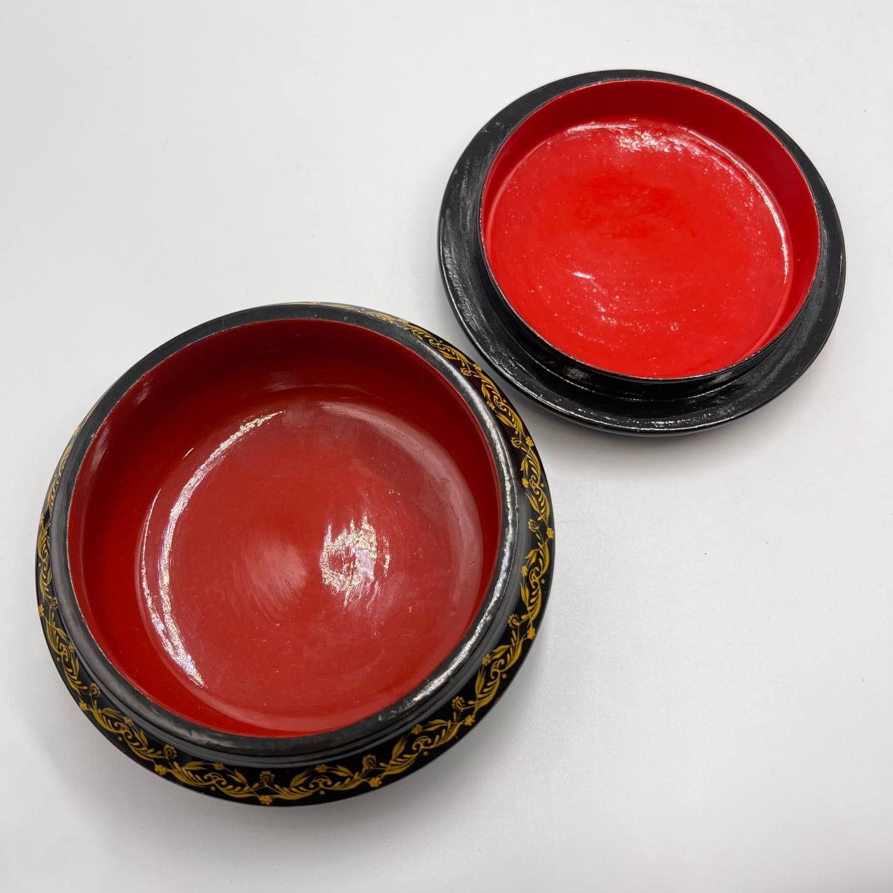 Vintage Vintage USSR Hand Painted Wooden Trinket Jewelry Lacquer Box Size ONE SIZE - 6 Thumbnail
