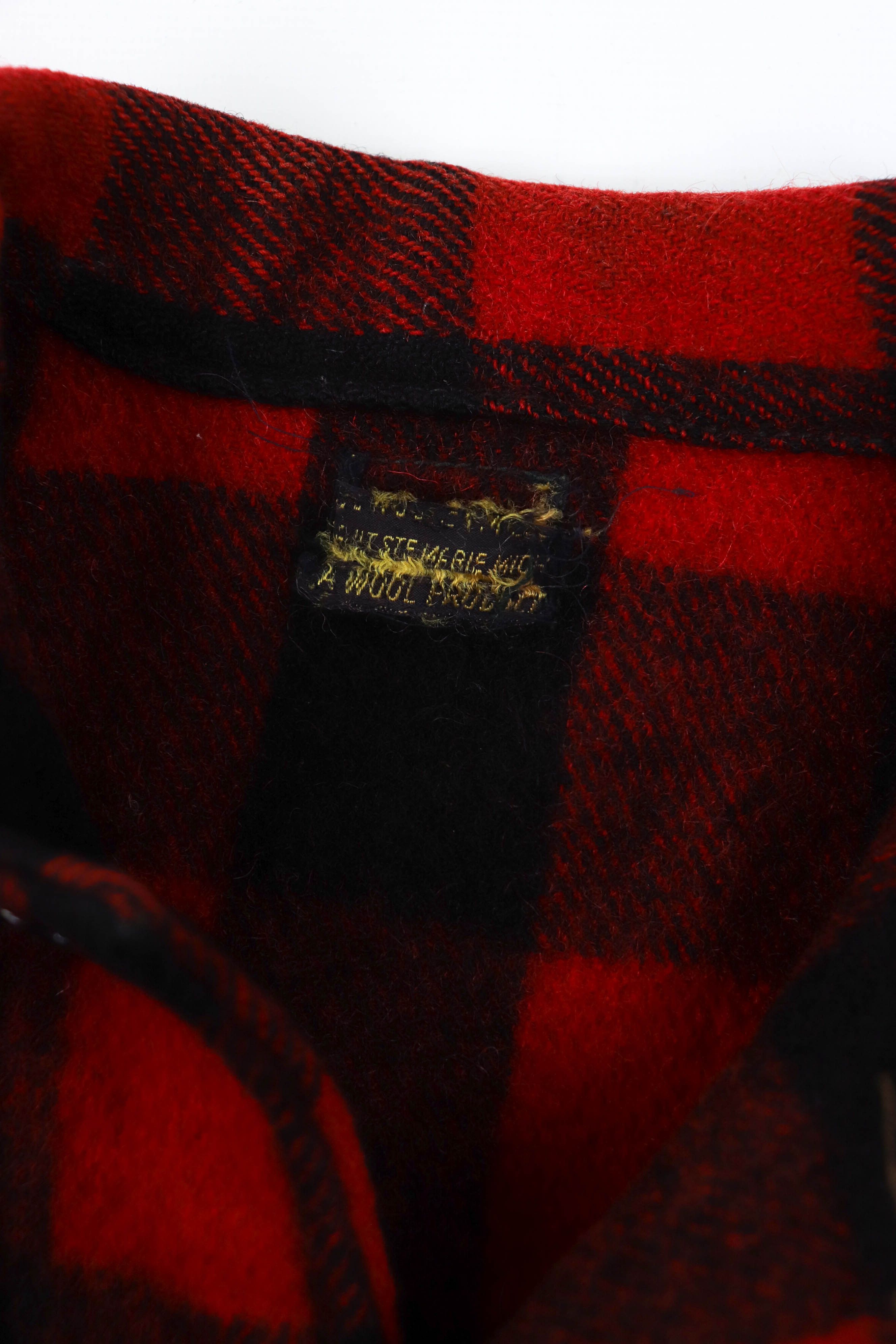 Vintage Vintage Red Buffalo Plaid Wool Lumberjack Overshirt Jacket Size US M / EU 48-50 / 2 - 21 Thumbnail