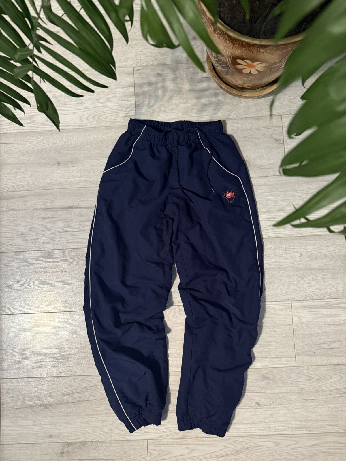 Nike Vintage Nike Nylons Track Pants logo Size US 30 / EU 46 - 1 Thumbnail