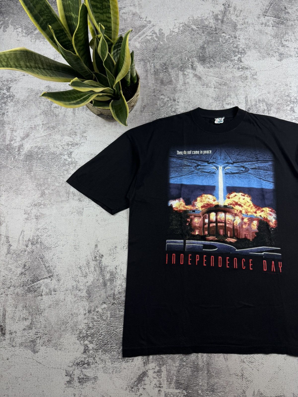 Vintage Independence Day Vintage Skull Movie Film 1996 USA 90s Merch XLarge T Shirt Tee Size US XL / EU 56 / 4 - 2 Thumbnail