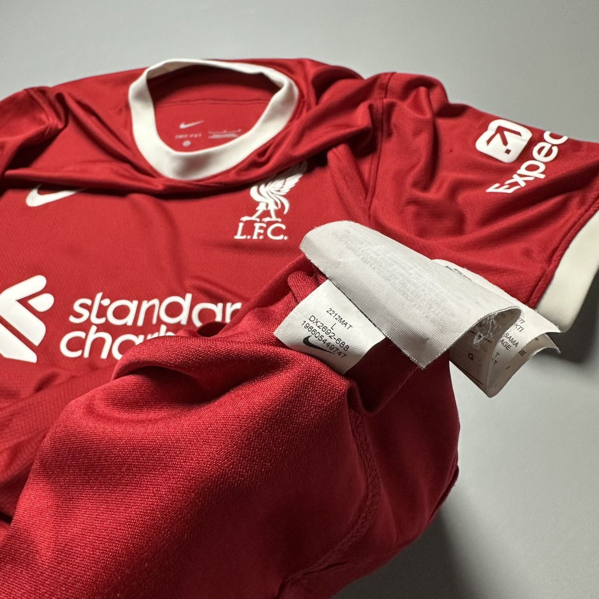 Nike LIVERPOOL NIKE 2023/2024 SOCCER HOME JERSEY #20 DIOGO JOTA Size US L / EU 52-54 / 3 - 13 Thumbnail
