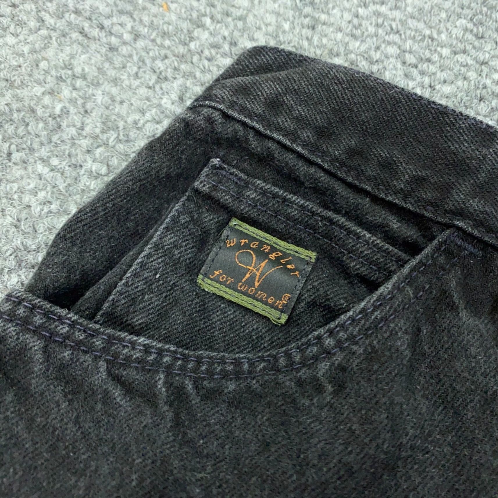 Wrangler VINTAGE Wrangler Womens Jeans 30" Inseam High-Rise Tapered Leg 12 Black Denim 90s Y2K Size 28" / US 6 / IT 42 - 3 Thumbnail