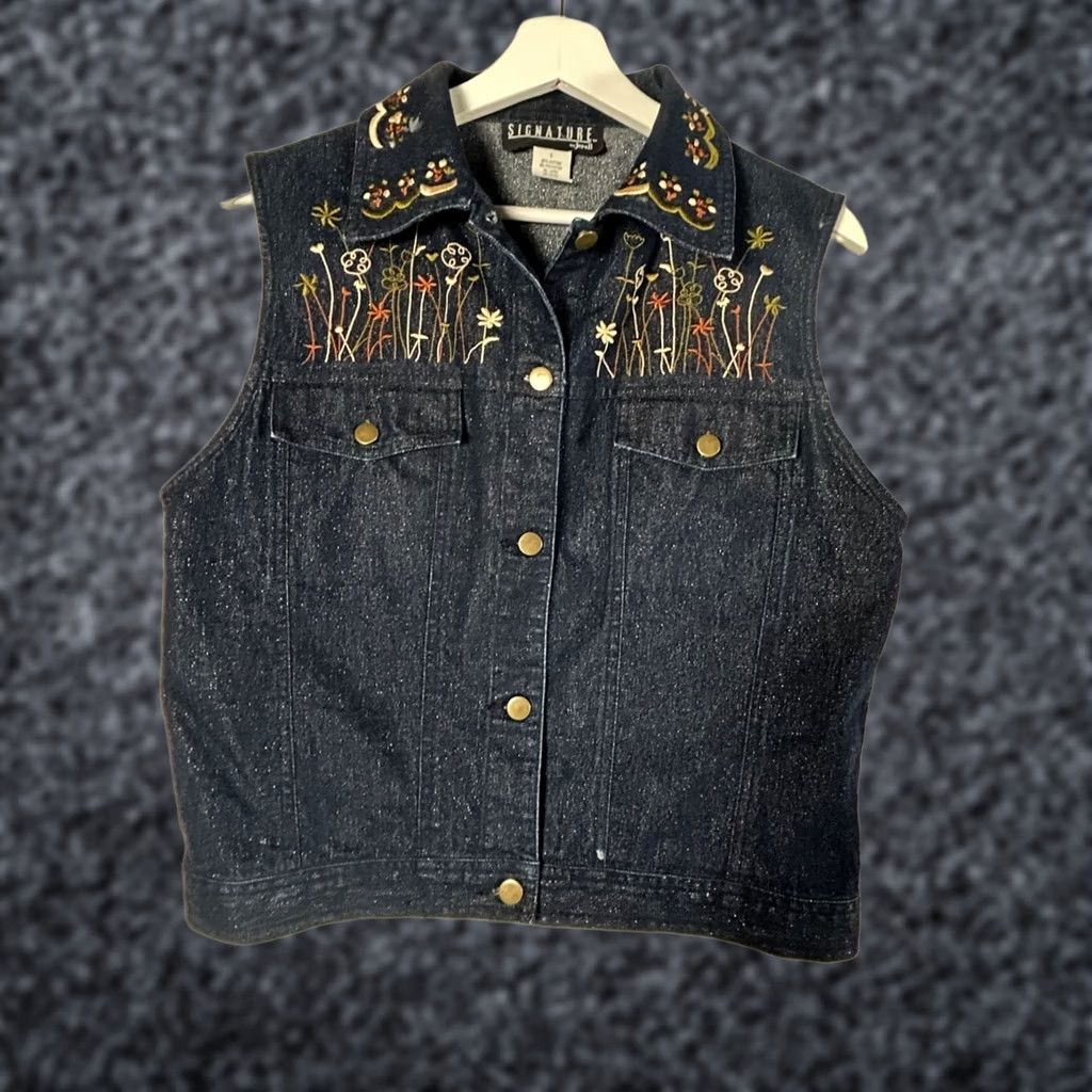 Vintage Vintage Signature By Jerell Womens Embroidered Denim Vest Boho Floral Small Size S / US 4 / IT 40 - 1 Thumbnail