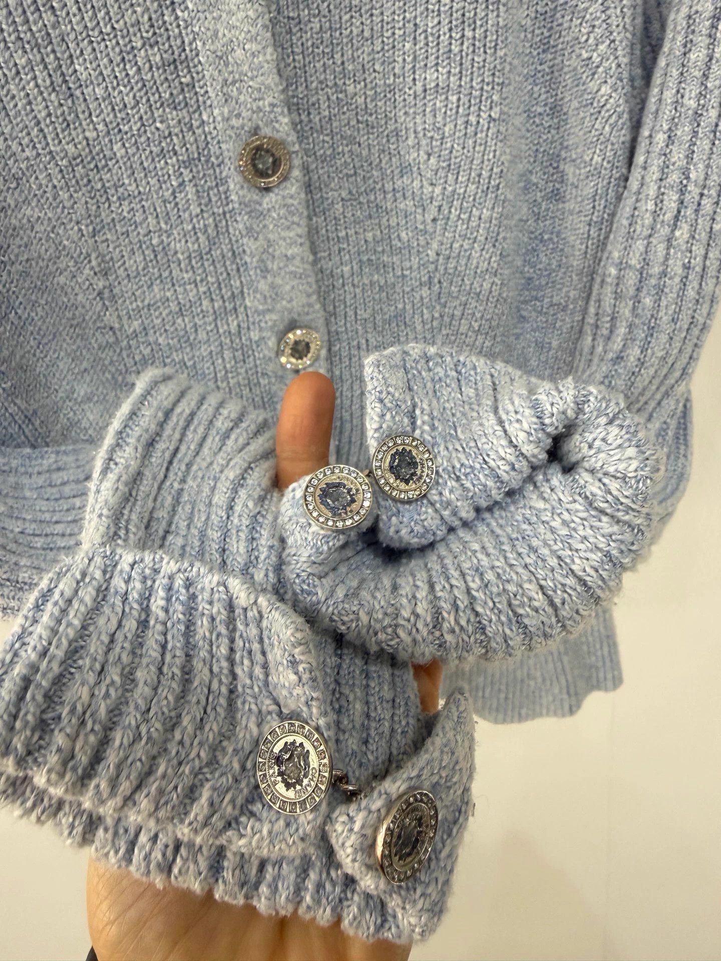 Chanel Chanel 23P Light Blue Crystal Button Waist Cardigan FR36 Size XS / US 0-2 / IT 36-38 - 4 Thumbnail