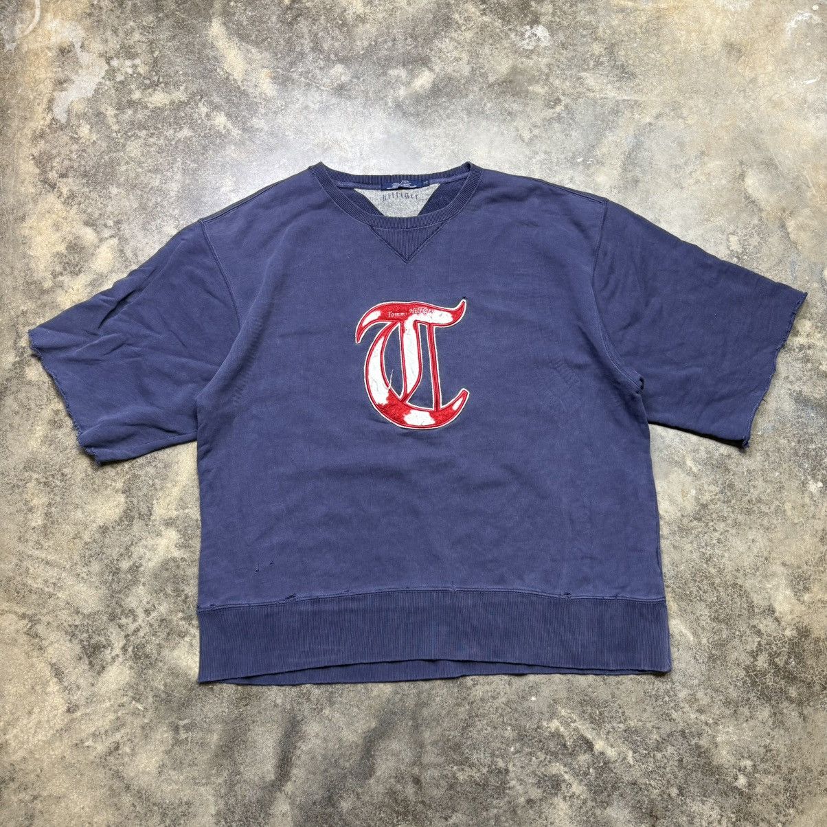 Tommy Hilfiger vintage thrashed tommy hilfiger cropped baggy pullover sweat Size US L / EU 52-54 / 3 - 1 Thumbnail