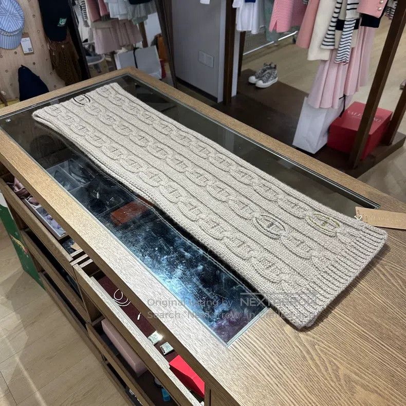 Hermes Hermes size 30*200cm All-Over Pig Nose Logo Cashmere Scarf Size ONE SIZE - 2 Thumbnail