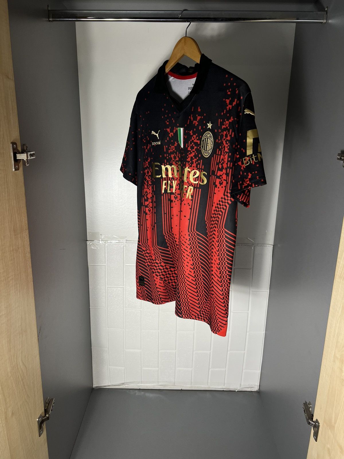 Puma VINTAGE PUMA FC MILAN ITALY SOCCER JERSEY RETRO BLOKE Y2K Size US XXL / EU 58 / 5 - 5 Thumbnail