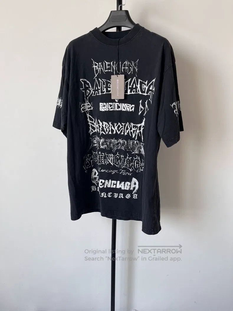 Balenciaga Balenciaga New Year Letter Printed Round Neck Short Sleeve Size US S / EU 44-46 / 1 - 1 Thumbnail