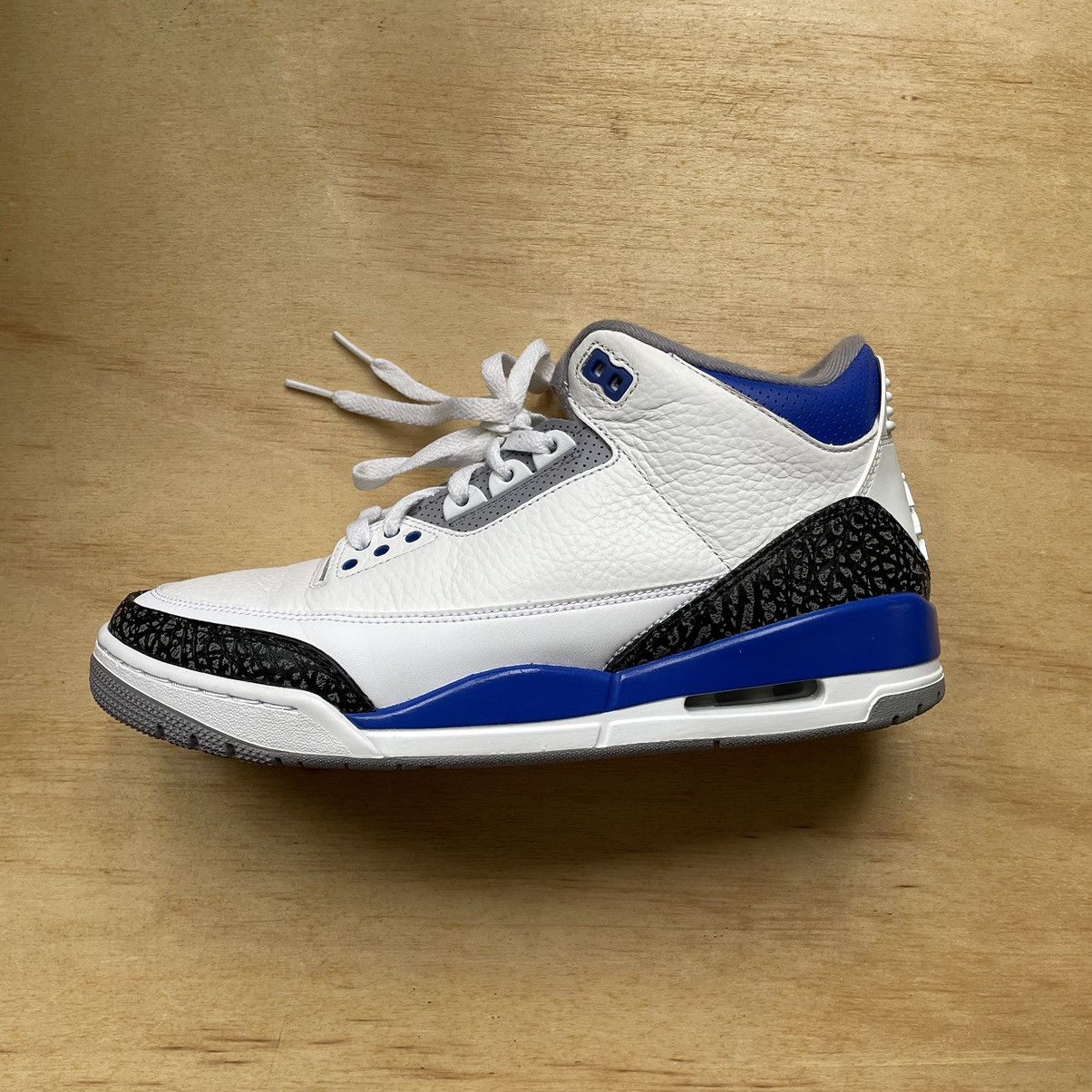 Jordan Brand Air Jordan 3 'Racer Blue' Size US 10 / EU 43 - 3 Thumbnail