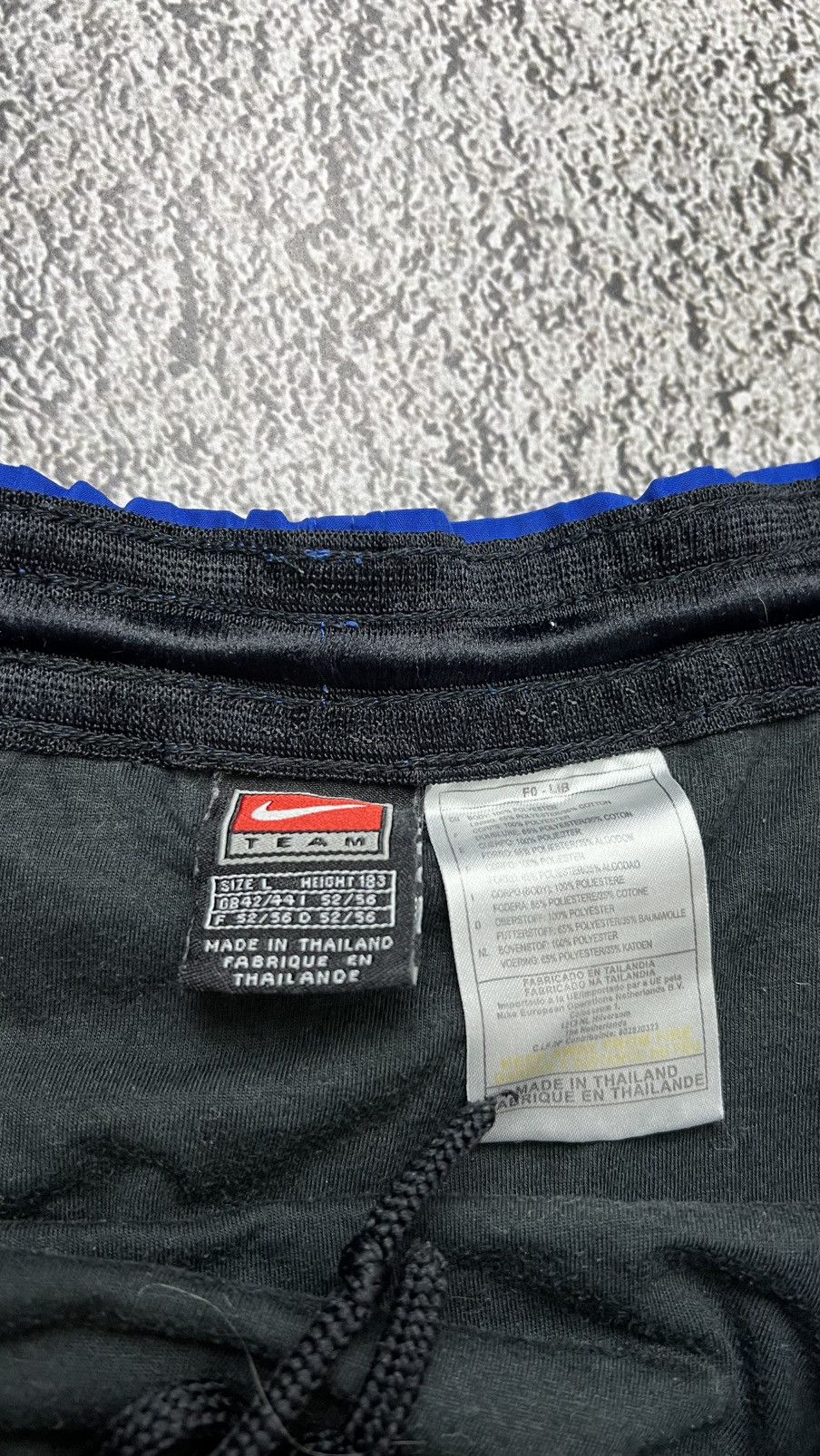 Nike VTG 90’s FC Basel 1983 nike shorts Size US 34 / EU 50 - 5 Thumbnail