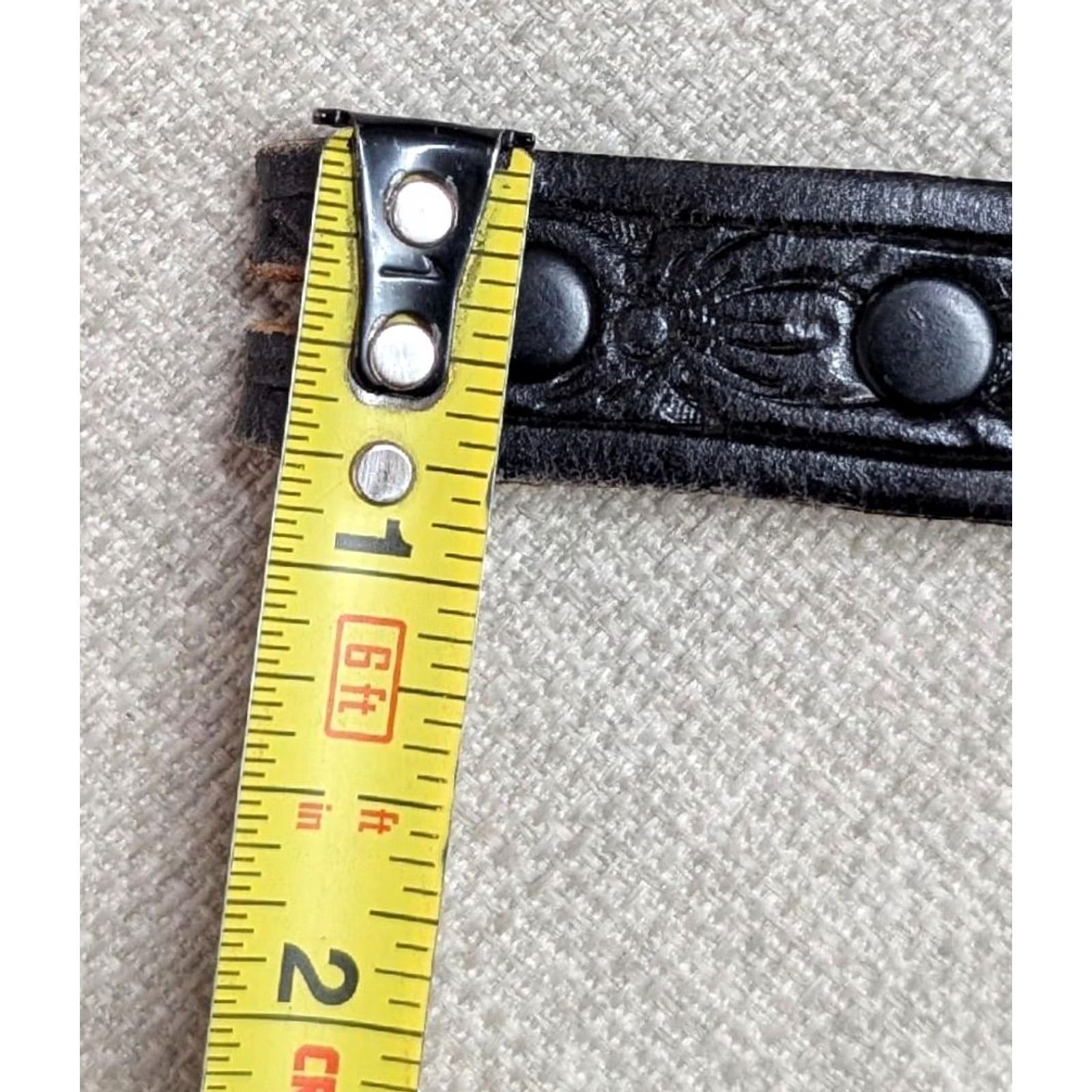 Vintage VINTAGE belt Justin western black tooled concho buckle 34 unisex adults USA made leather cowhide 1-1/4" tapered ends decay 90s style Mens Size 34 - 7 Thumbnail