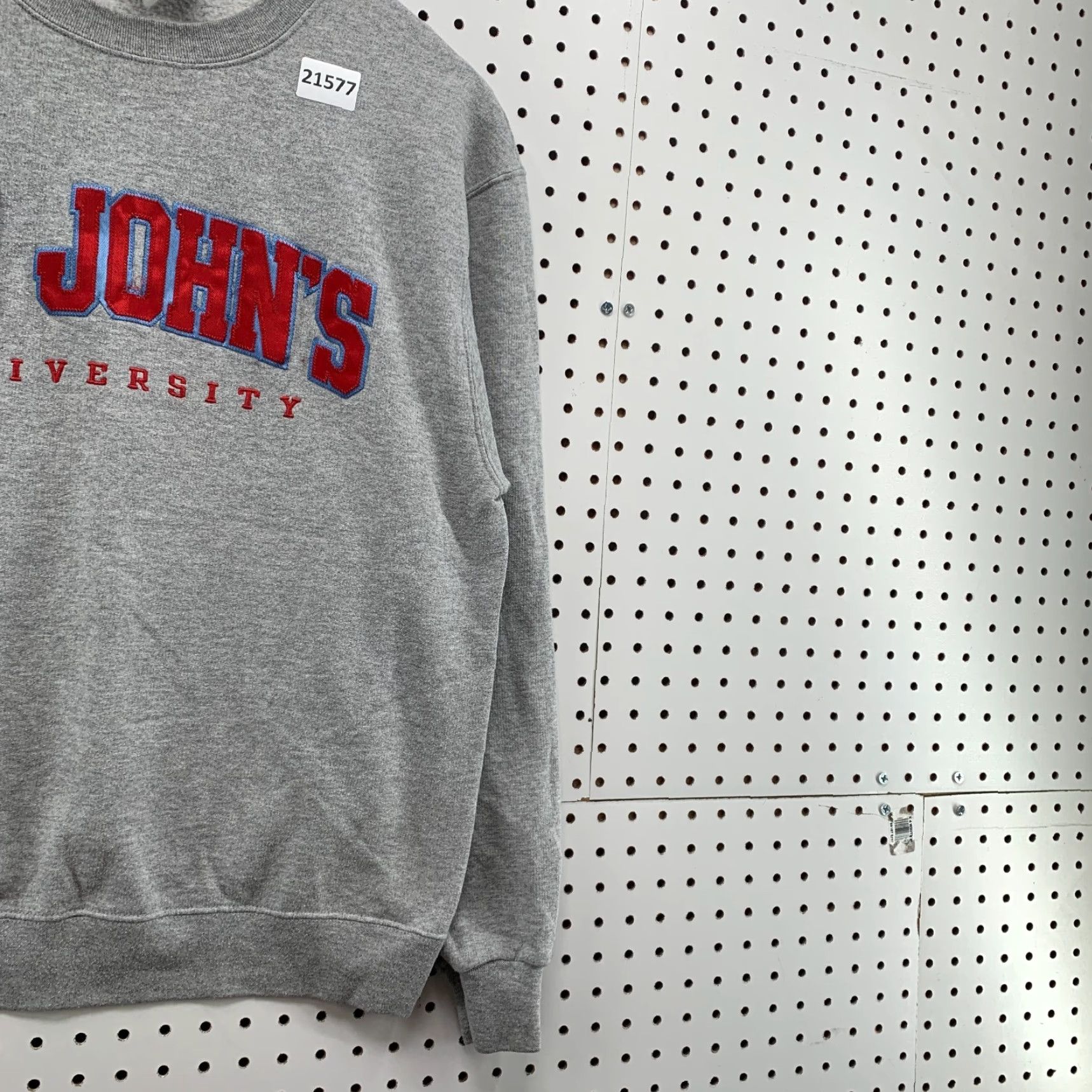 Champion VINTAGE St John University Sweatshirt Mens Medium Gray Champion Crewneck Fleece Embroidered University Mens Size US M / EU 48-50 / 2 - 4 Thumbnail