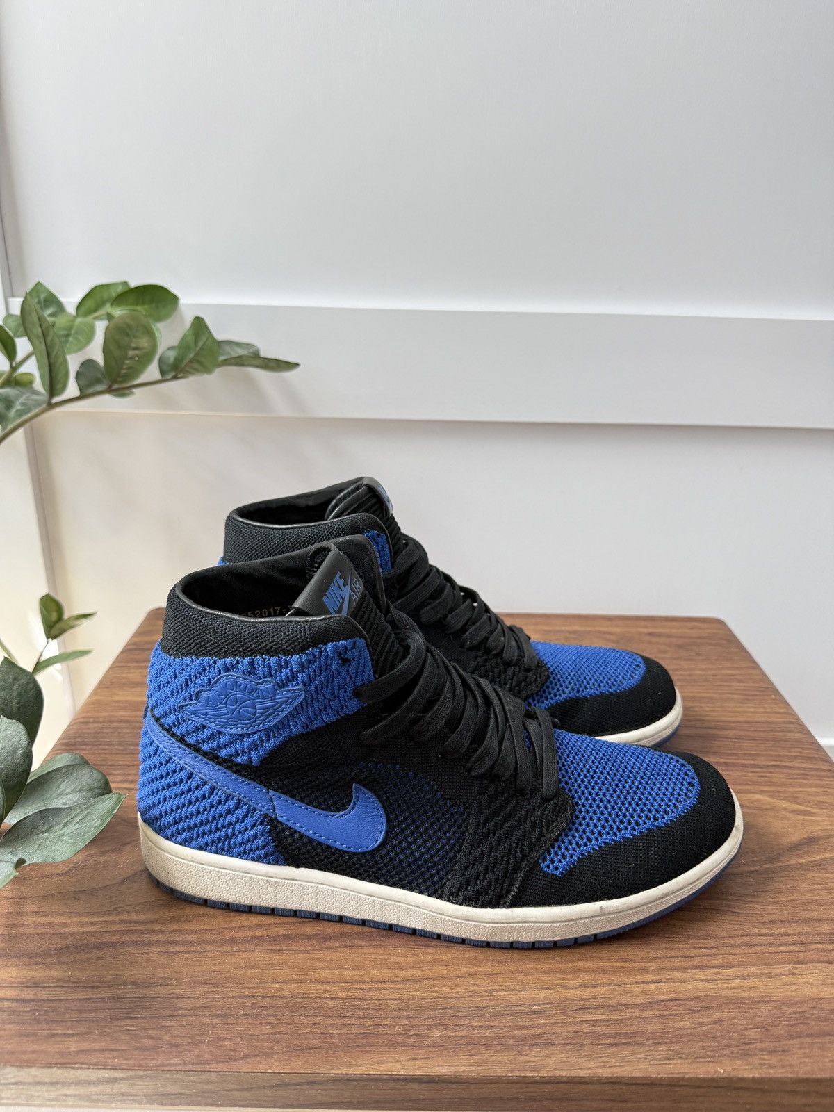 Jordan Brand Jordan 1 High Royal Flyknit Size US 9.5 / EU 42-43 - 2 Thumbnail