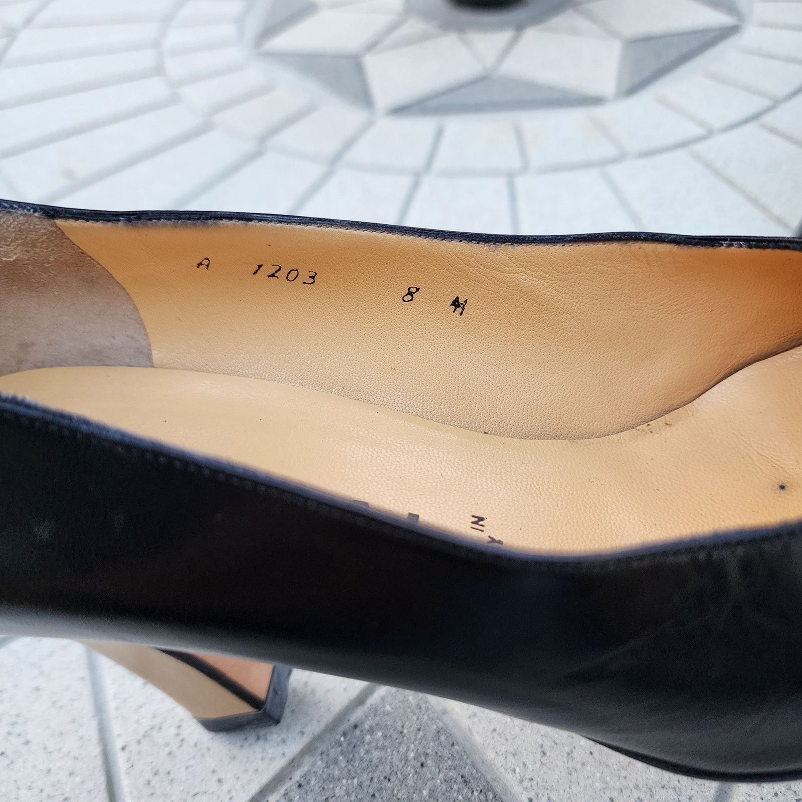 Other Chantal Leather Gold-Tone Applique Contrast Block Heel Pumps Size US 8 / IT 38 - 5 Thumbnail