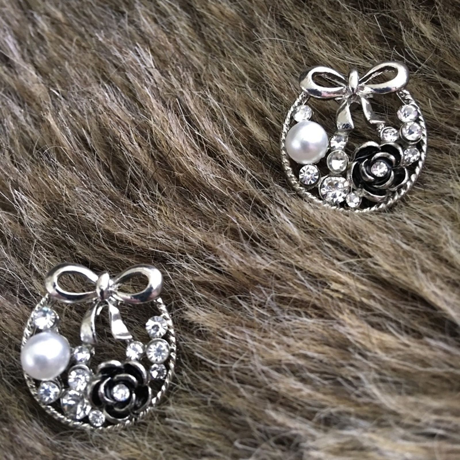 Jewelry Silver tone rhinestone bow pierced earrings Size ONE SIZE - 1 Thumbnail