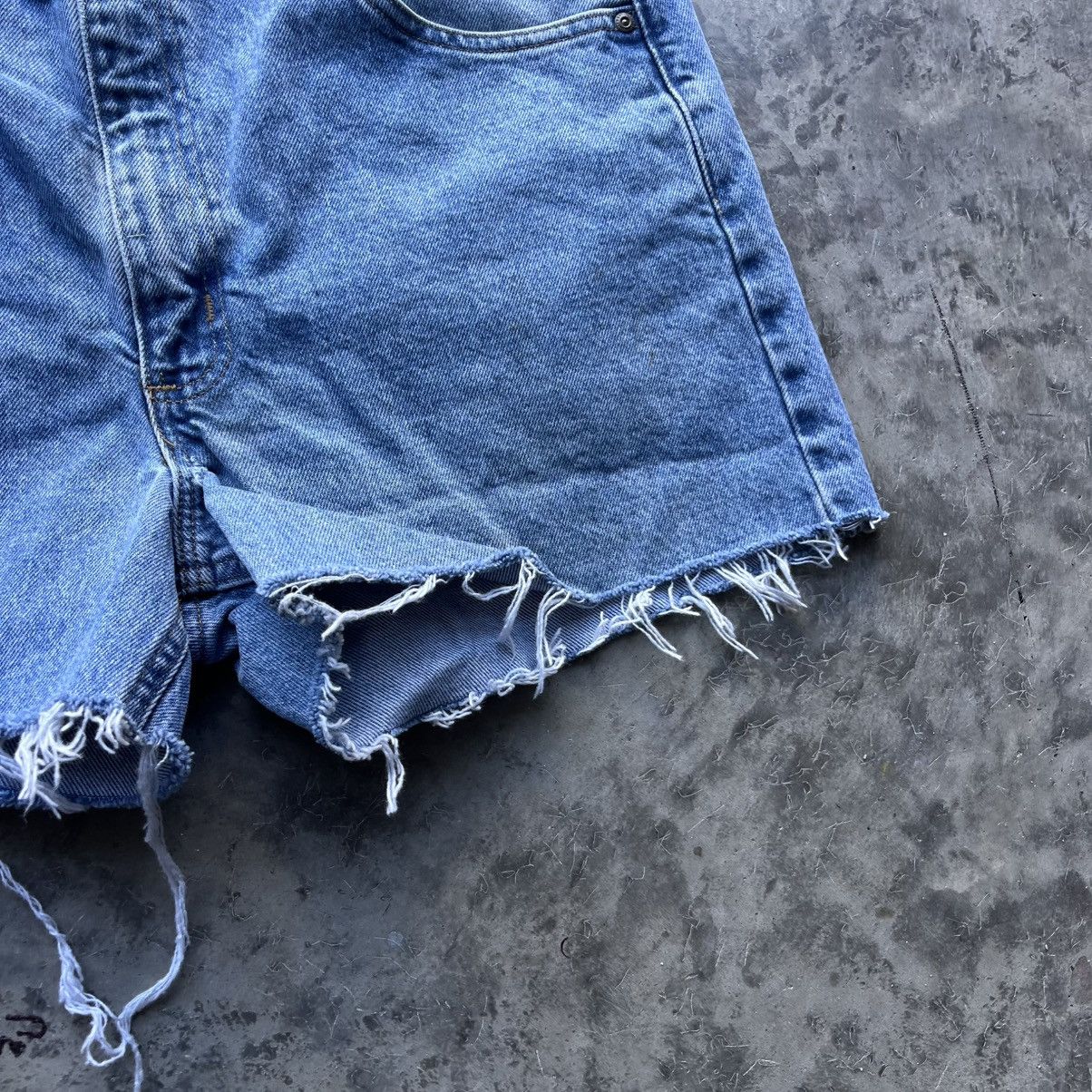 Vintage Crazy Vintage Carhartt Thrashed Jean Shorts Jorts 36" Blue Size US 36 / EU 52 - 6 Thumbnail
