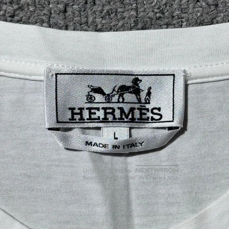 Hermes Hermes Graffiti print white crewneck short sleeve T-shirt Size L / US 10 / IT 46 - 4 Thumbnail