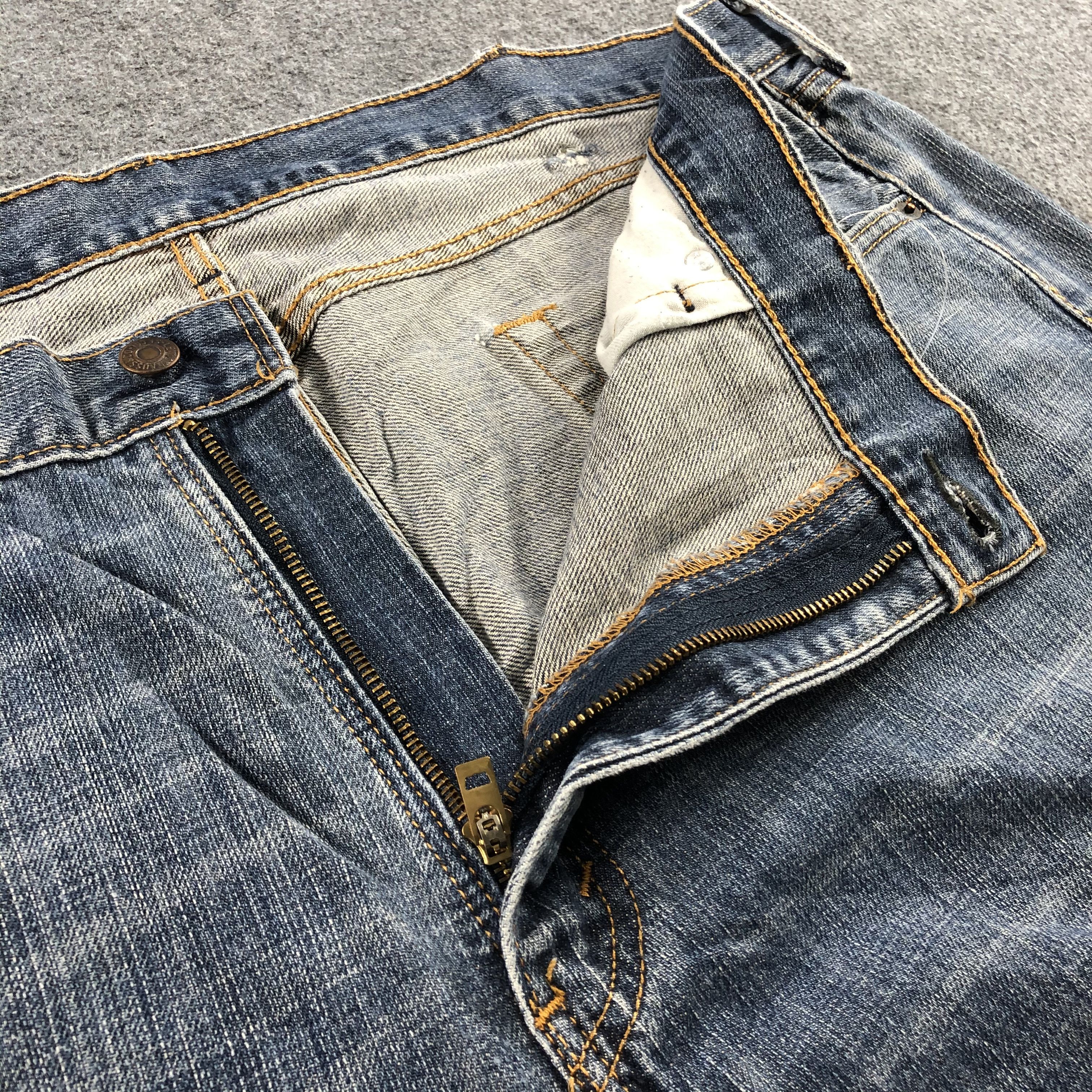 Levi's Vintage Blue Wash Levis 505 Jeans-J2206 Size US 43 - 11 Thumbnail