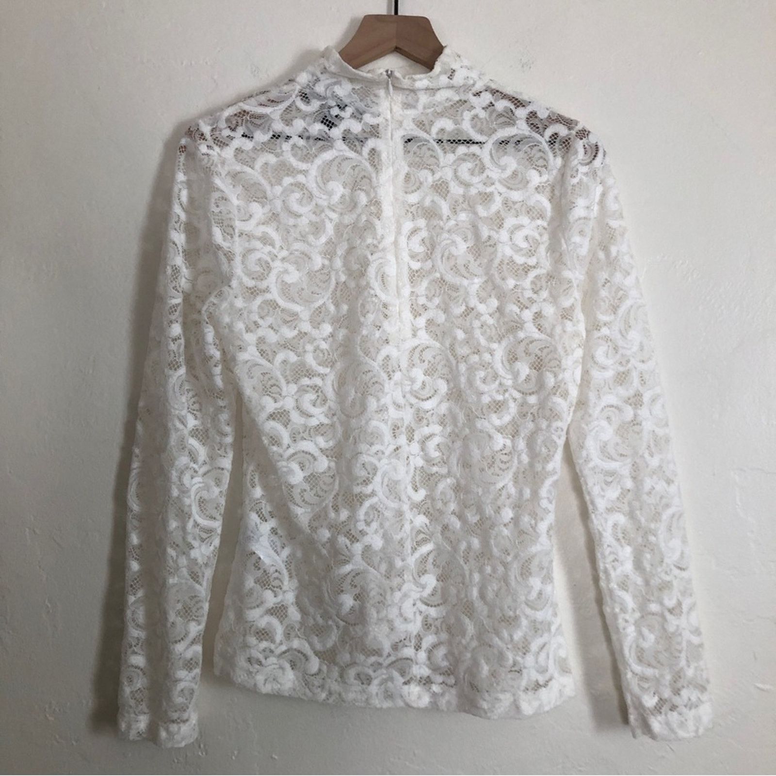 White House Black Market White House Black Market WHBM Lace Semi-Sheer Blouse Top Size M / US 6-8 / IT 42-44 - 8 Thumbnail