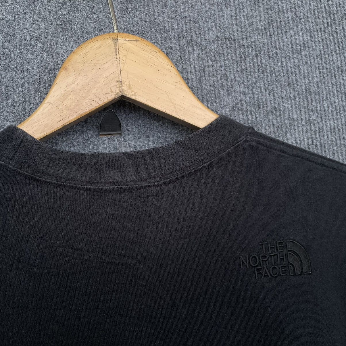 The North Face Vintage TNF Essentials T Shirt Black on Black Size US M / EU 48-50 / 2 - 7 Thumbnail