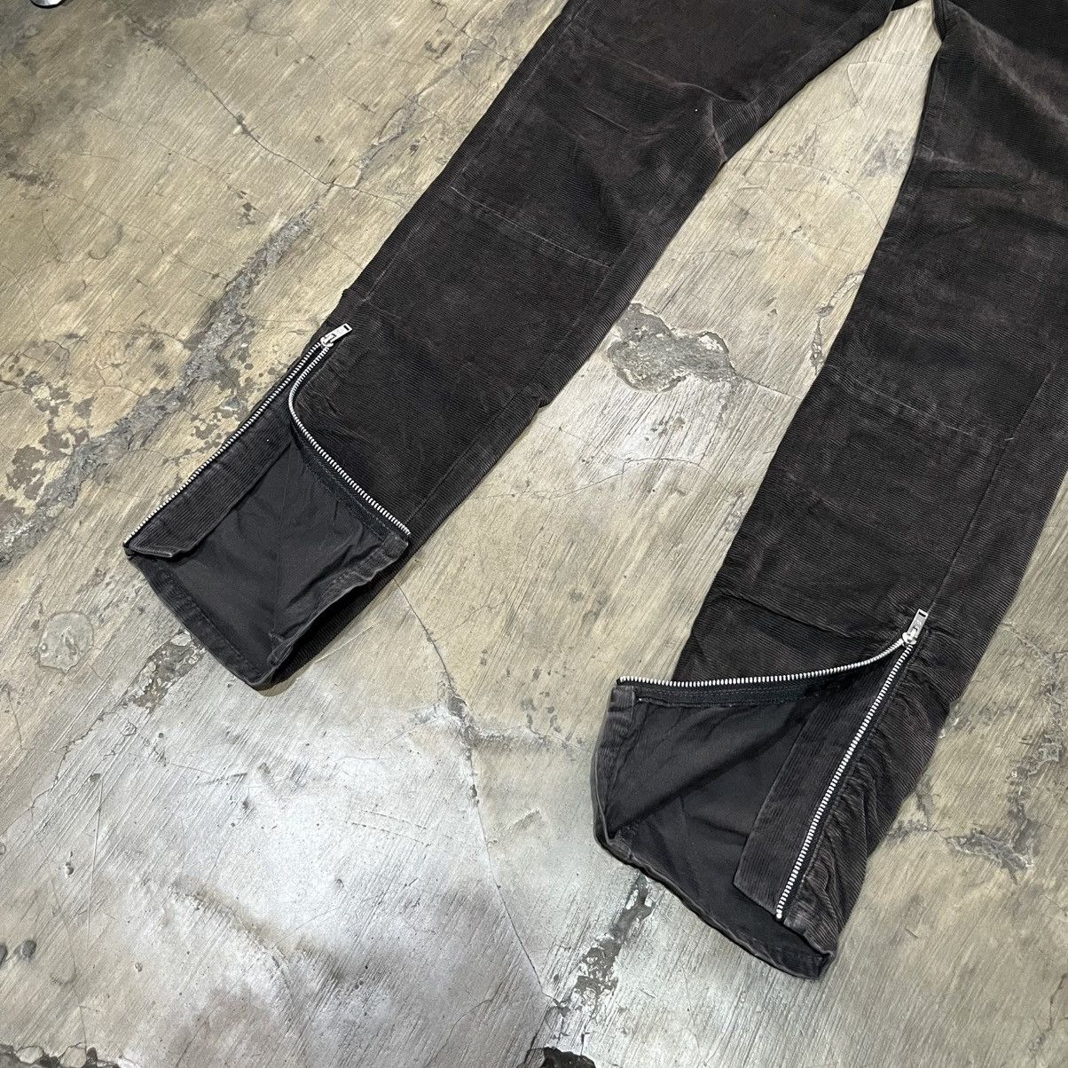 Undercover × Uniqlo UNIQLO x UNDERCOVER BLACK CORDUROY PANTS W/ ANKLE ZIPS Size US 29 - 4 Thumbnail