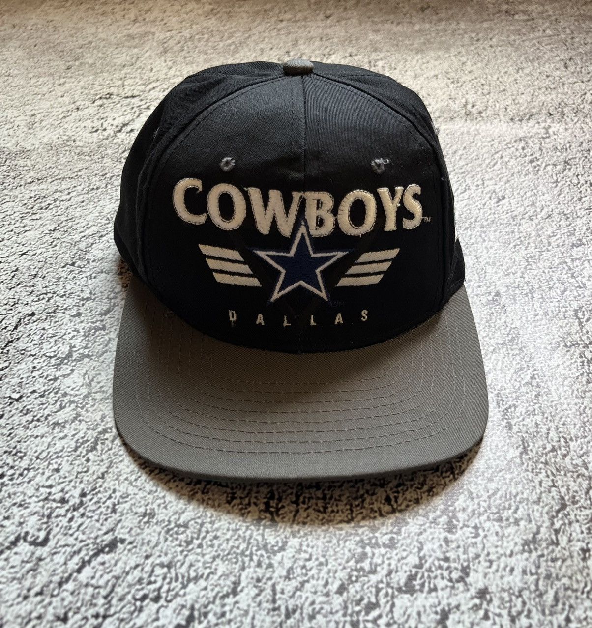NFL × Vintage Vintage Dallas Cowboys NFL Snapback Hat AMCAP 1993 Team NFL Size ONE SIZE - 2 Thumbnail