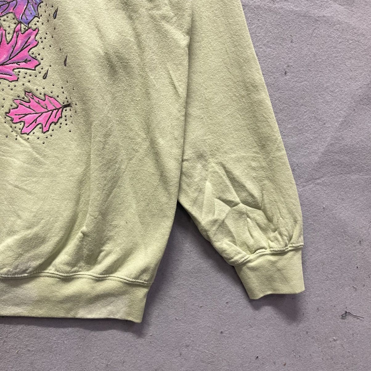 Gildan Vintage Gildan Heavy Blend Abstract Leaf Graphic Sweatshirt Size US XL / EU 56 / 4 - 4 Thumbnail