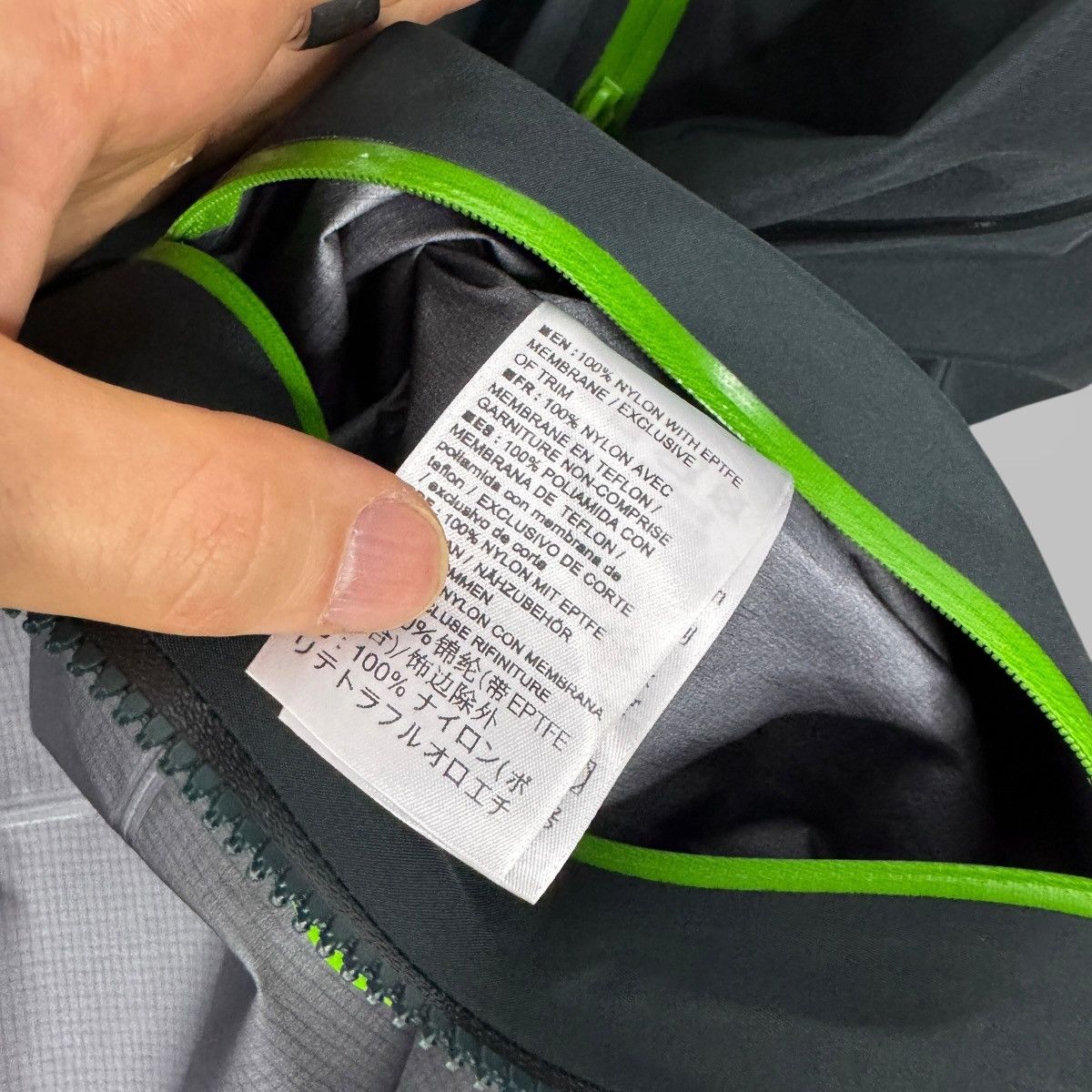 Arc'teryx ARCTERYX GREEN ALPHA SV GORE TEX PRO JACKET SIZE XL Size US XL / EU 56 / 4 - 17 Thumbnail
