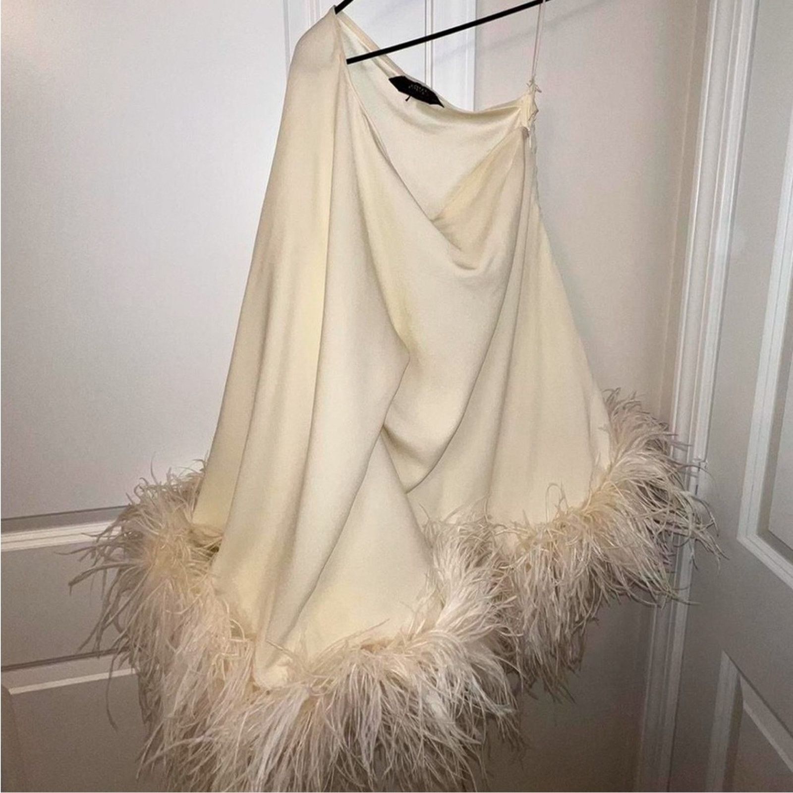 Other Taller Marmo Piccolo Ubud Ivory Feather One Shoulder Dress Size S / US 4 / IT 40 - 4 Thumbnail