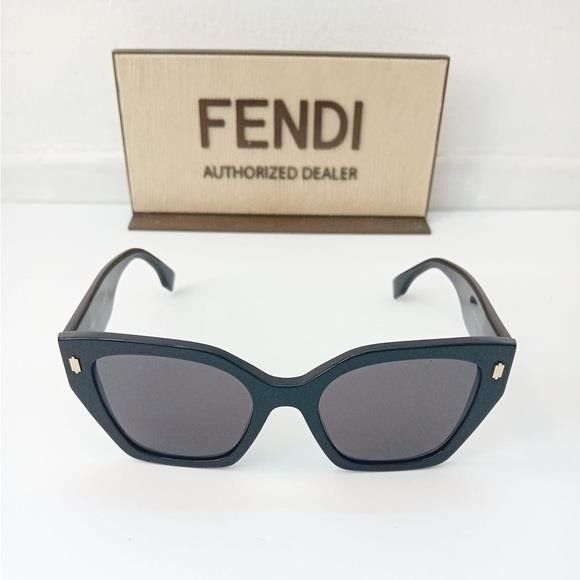 Fendi Fendi Smoke Cat Eye Ladies Sunglasses FE40070I 01A","descrip Size ONE SIZE - 4 Thumbnail