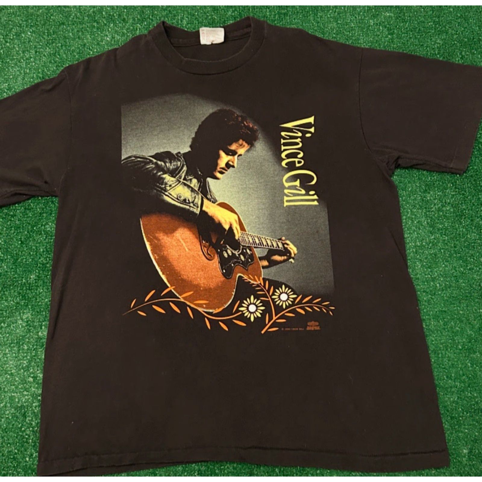 Vince VINTAGE Vince Gill Country Band Tee VTG Shirt Mens Size Large USA 1990s 90s Music Band USA Shirt L Black Mens Vintage 1990s Shirt TS Size US L / EU 52-54 / 3 - 3 Thumbnail