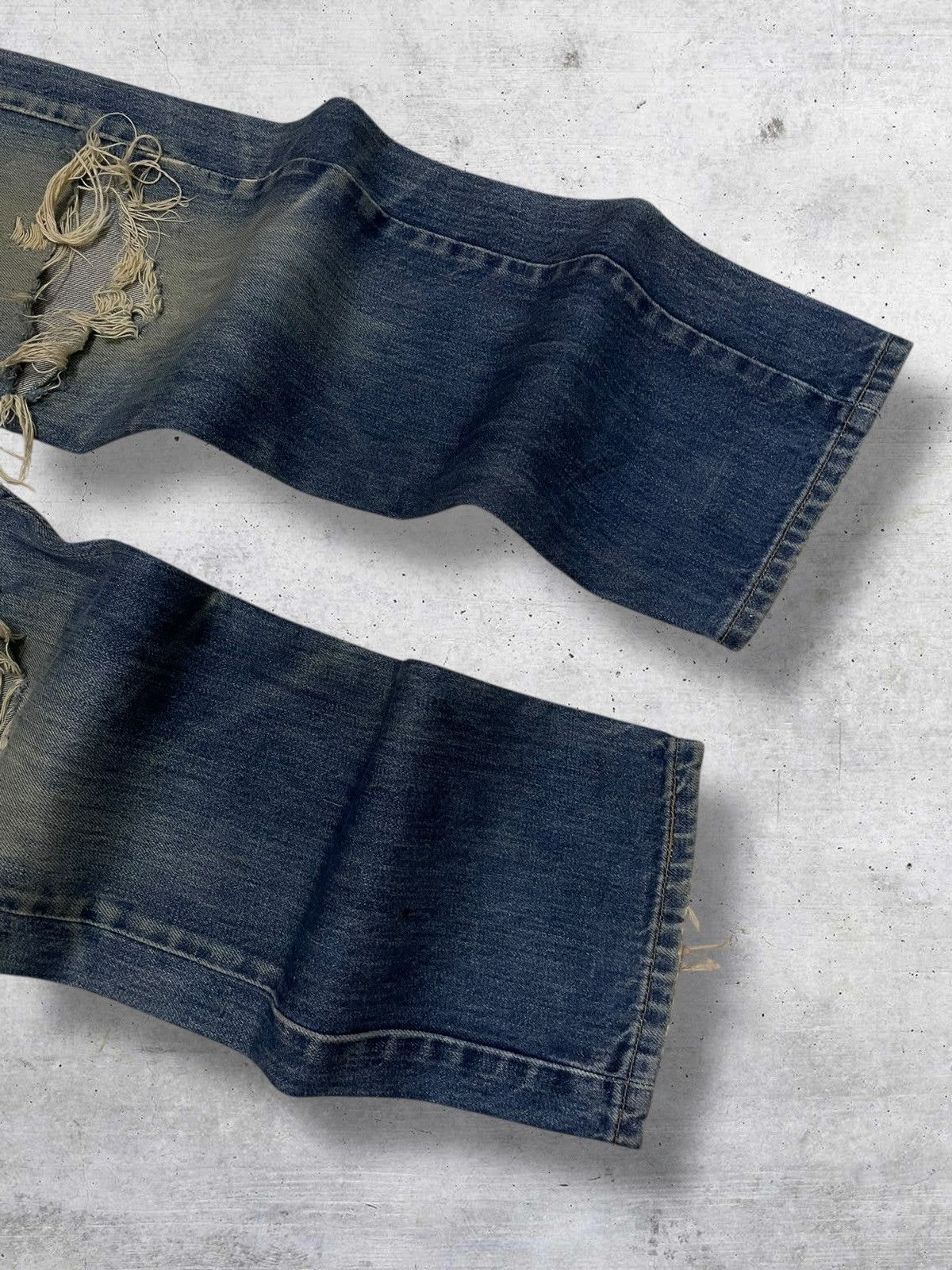 Levi's Vintage Clothing RARE 501 LEVIS 90S DESIGNER SKULL RIPPED FRAYING OG DENIM Size US 31 - 5 Thumbnail