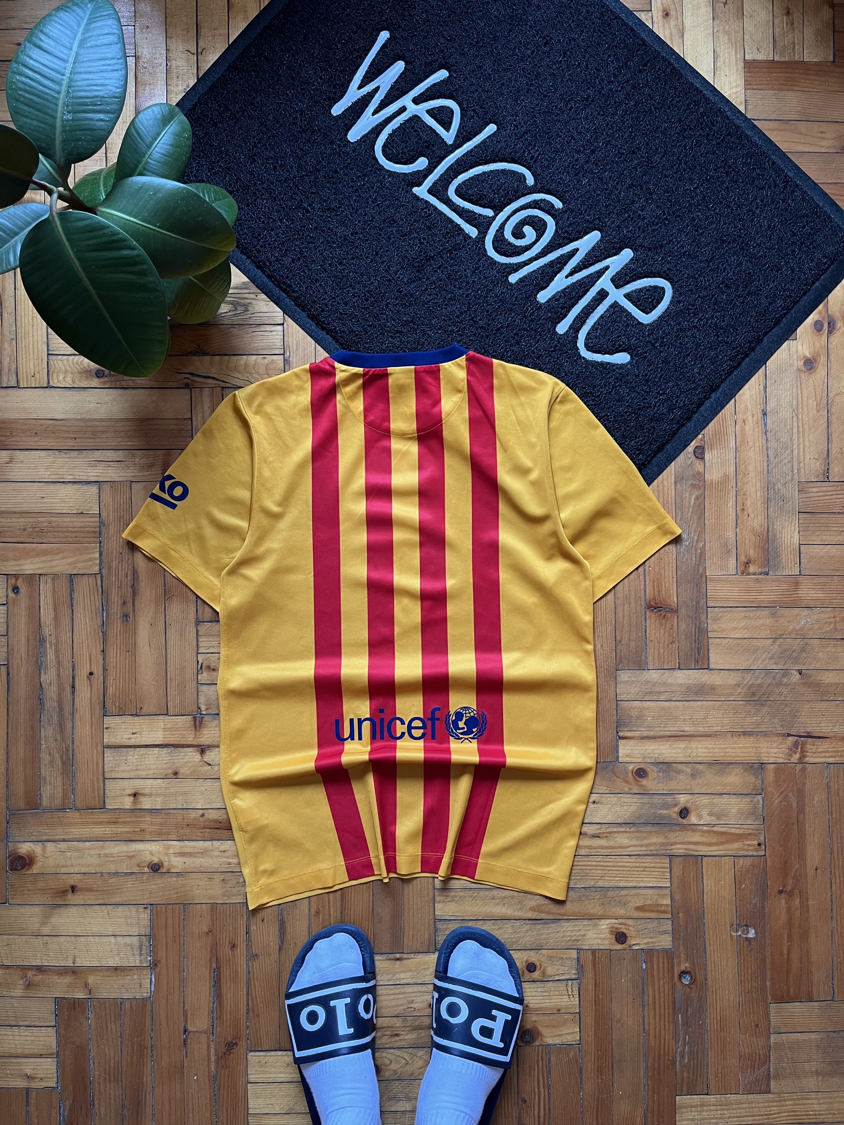 Nike FC Barcelona 2015/16 Nike Away Soccer Jersey Football Shirt Size US S / EU 44-46 / 1 - 5 Thumbnail