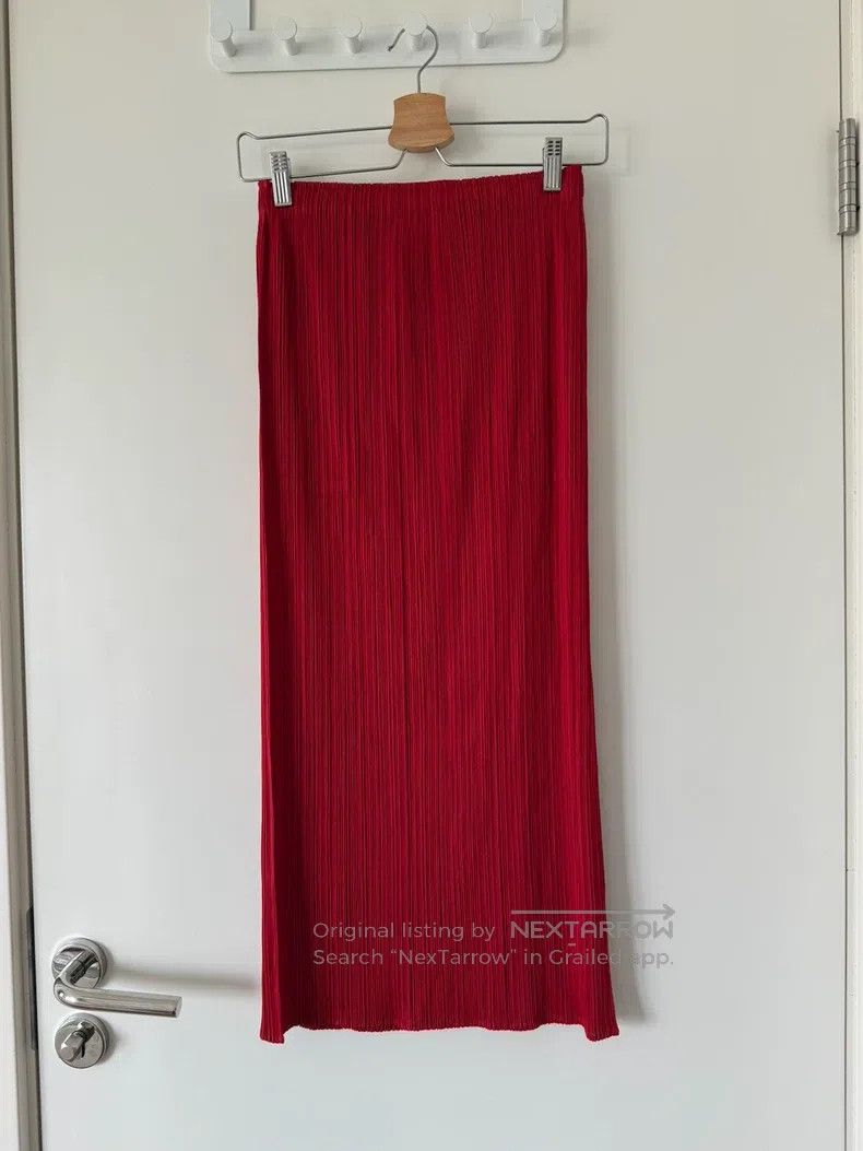 Issey Miyake Issey Miyake size:3 Red Pleated Midi Skirt Size 31" - 1 Thumbnail