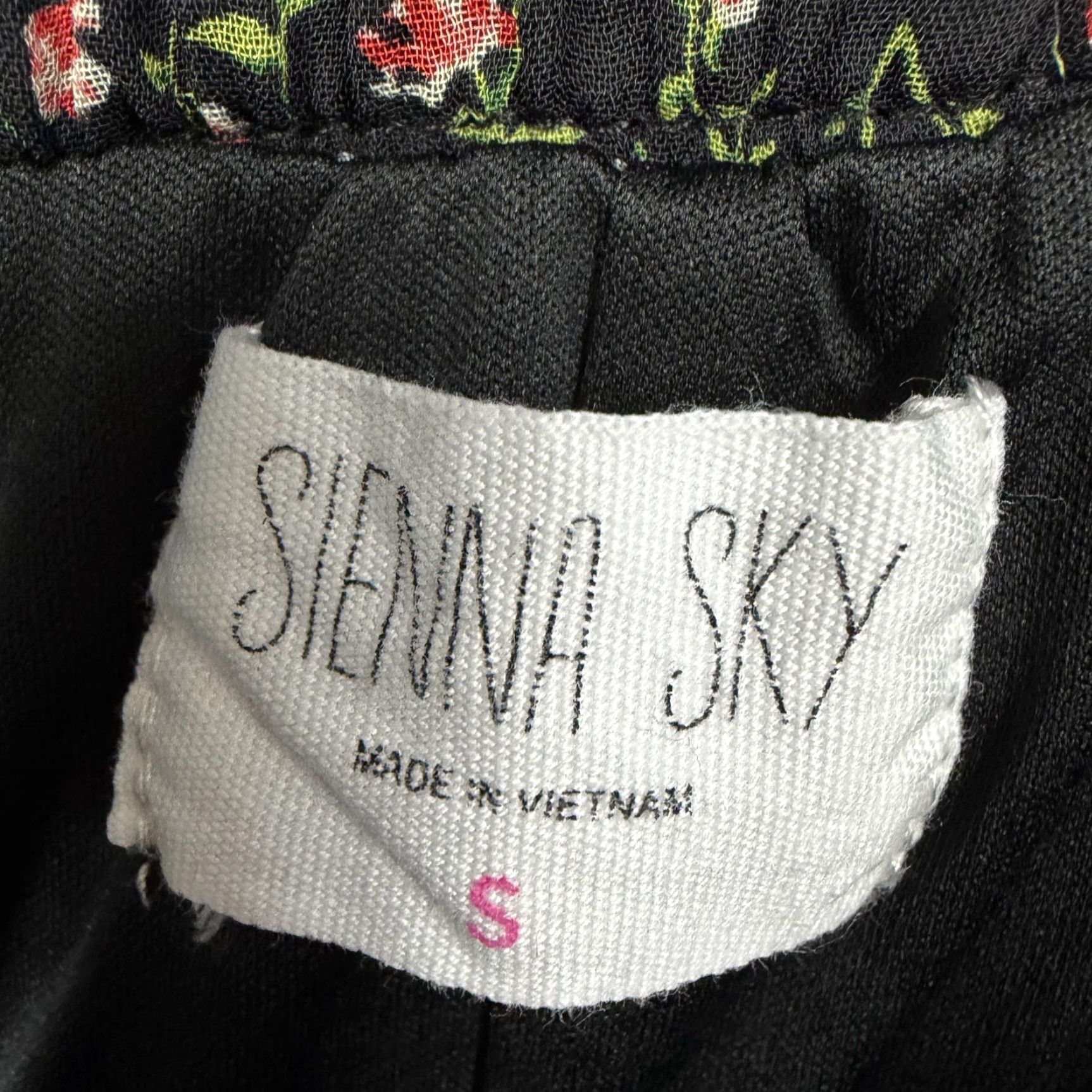 Vintage Sienna Sky Skirt Mini Floral Ruffle Tiered Black Elastic Waist Lined 90s Y2K Cottagecore Coquette Womens S Size 28" / US 6 / IT 42 - 4 Thumbnail