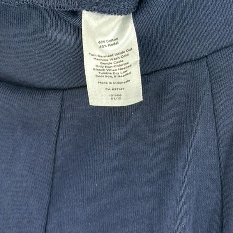 Other Talbots SUPERSOFT PONTE MIDI SKIRT navy blue versatile midi Size 27" / US 4 / IT 40 - 6 Thumbnail