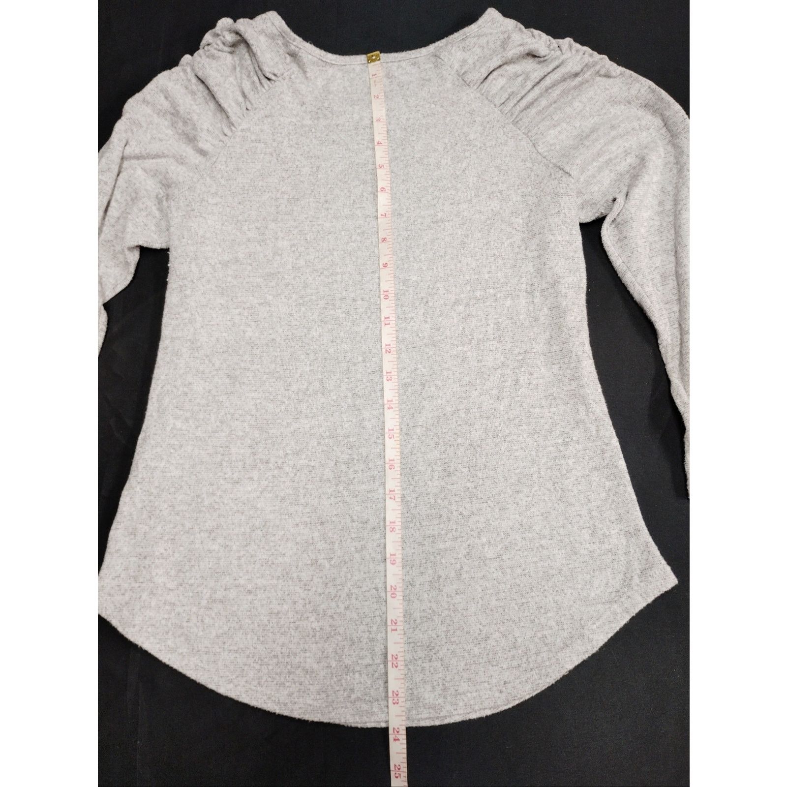 The Unbranded Brand Women's Grey Long Sleeve Ruched Shoulder Top Size L / US 10 / IT 46 - 4 Thumbnail