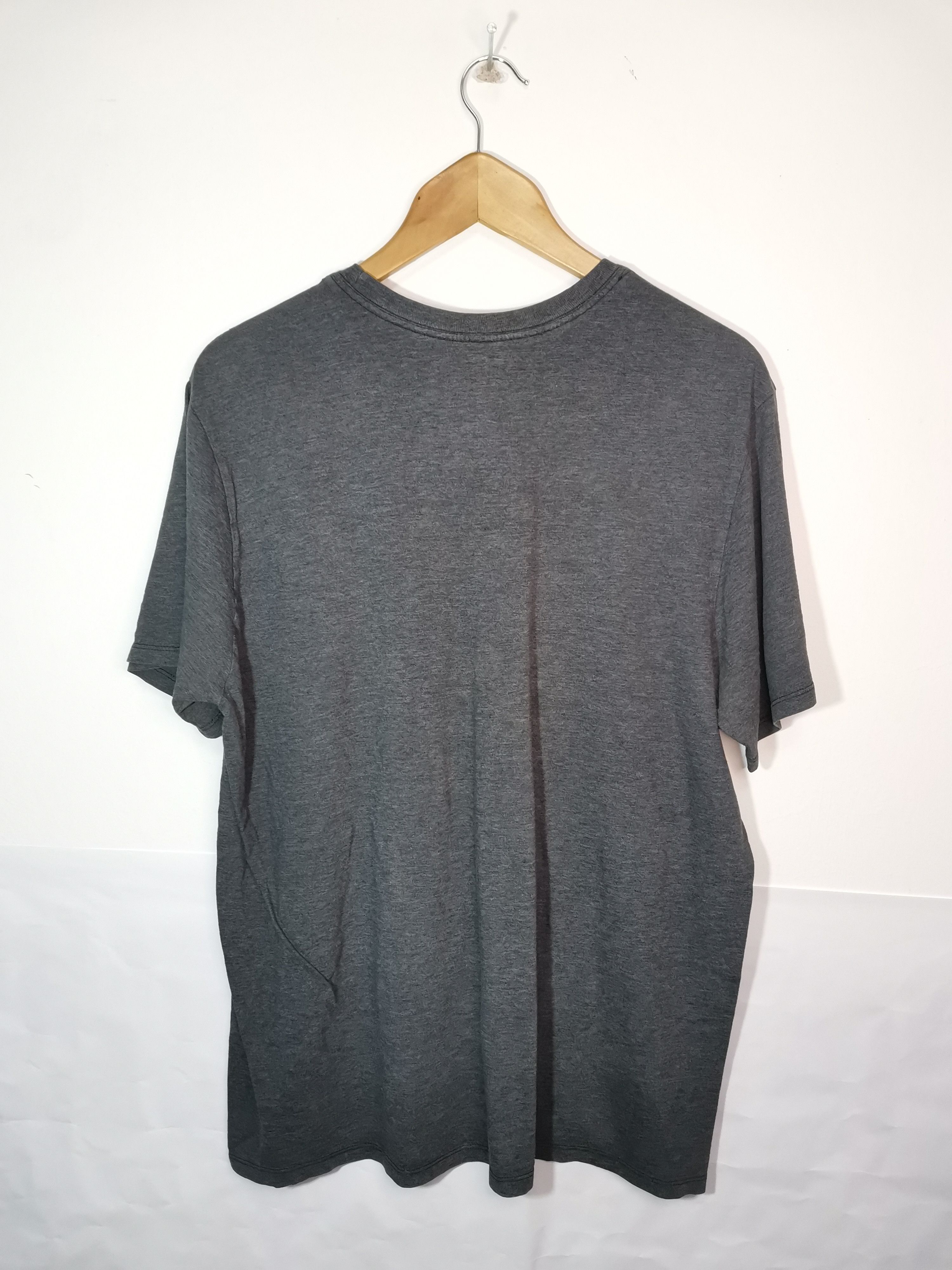 Hurley Vintage Hurley Tshirt Size US L / EU 52-54 / 3 - 5 Thumbnail