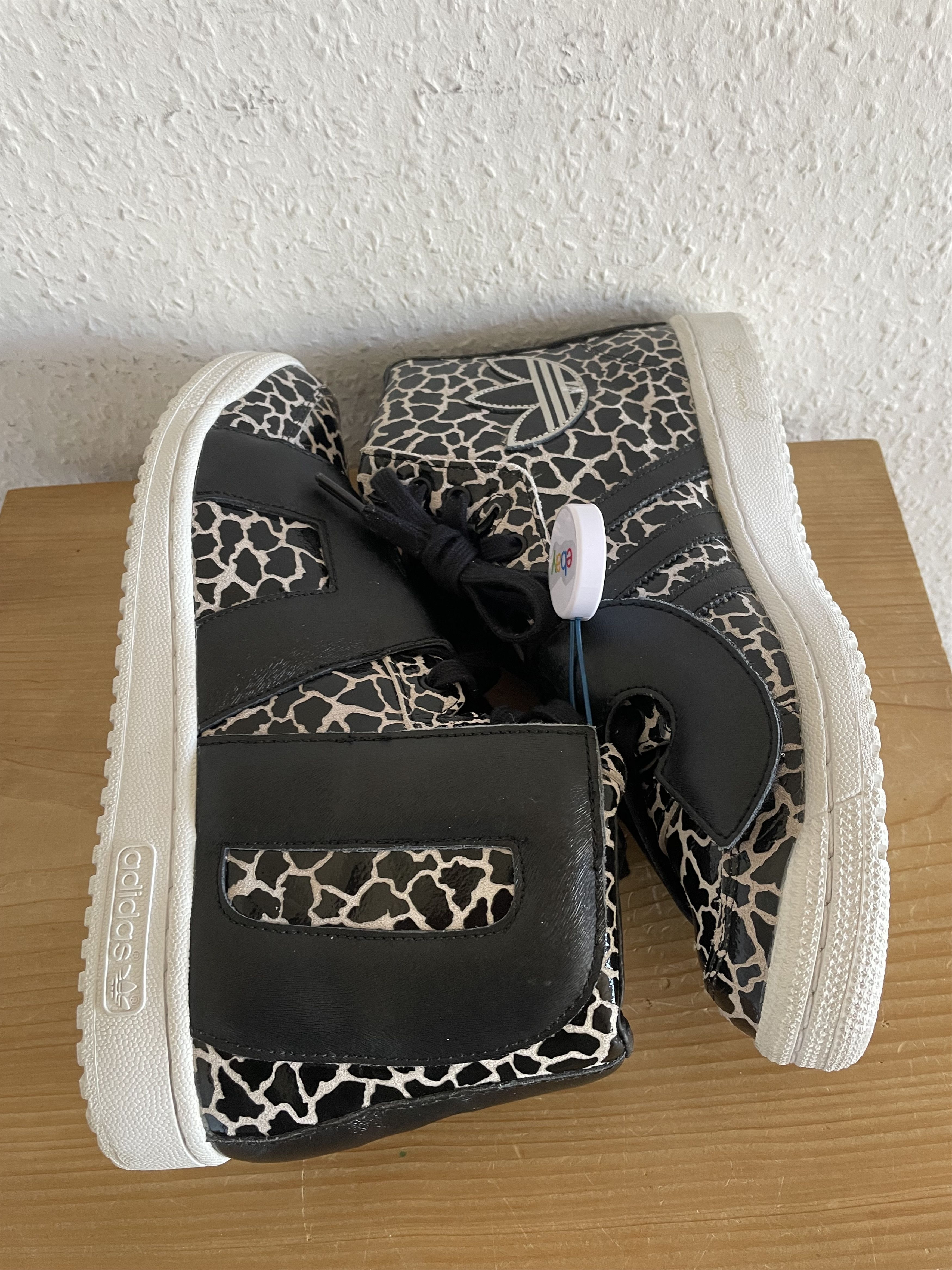 Adidas × Jeremy Scott JS Letters Giraffe Size US 9 / EU 42 - 6 Thumbnail