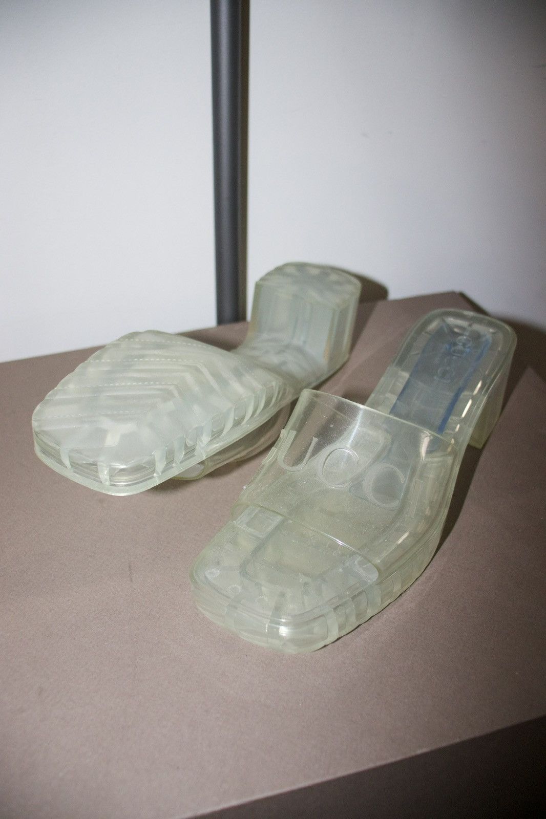 Gucci GUCCI RUBBER SLIDE SANDAL Size US 6 / IT 36 - 3 Thumbnail