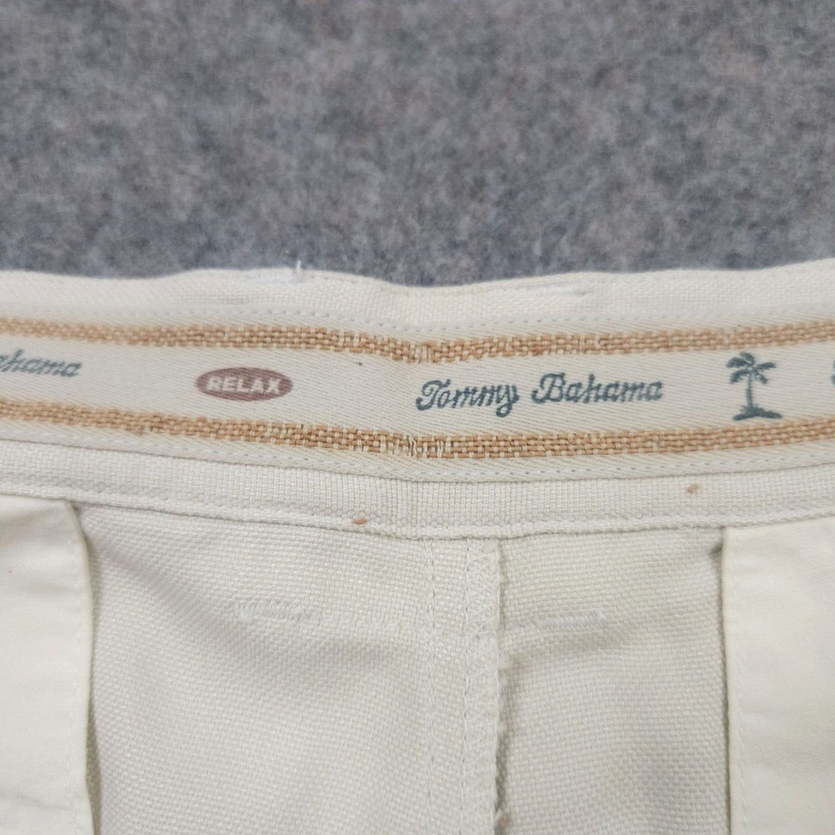 Tommy Bahama Tommy Bahama Shorts Bermuda Pleated 34 Silk Beige Beach Casual Mens Size US 34 / EU 50 - 2 Thumbnail