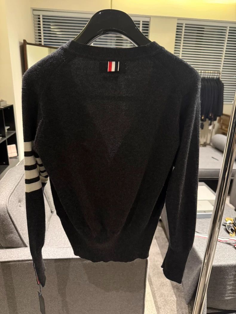 Thom Browne Thom browne Classic four-bar cashmere cardigan jacket 2503- Size US M / EU 48-50 / 2 - 2 Thumbnail
