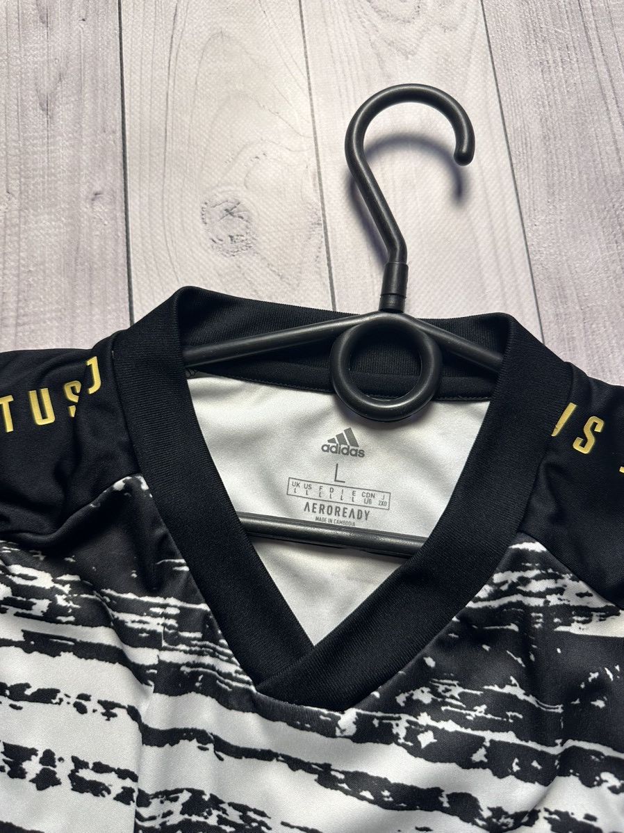 Adidas × Vintage Vintage Juventus soccer jersey size L Adidas Size US L / EU 52-54 / 3 - 5 Thumbnail