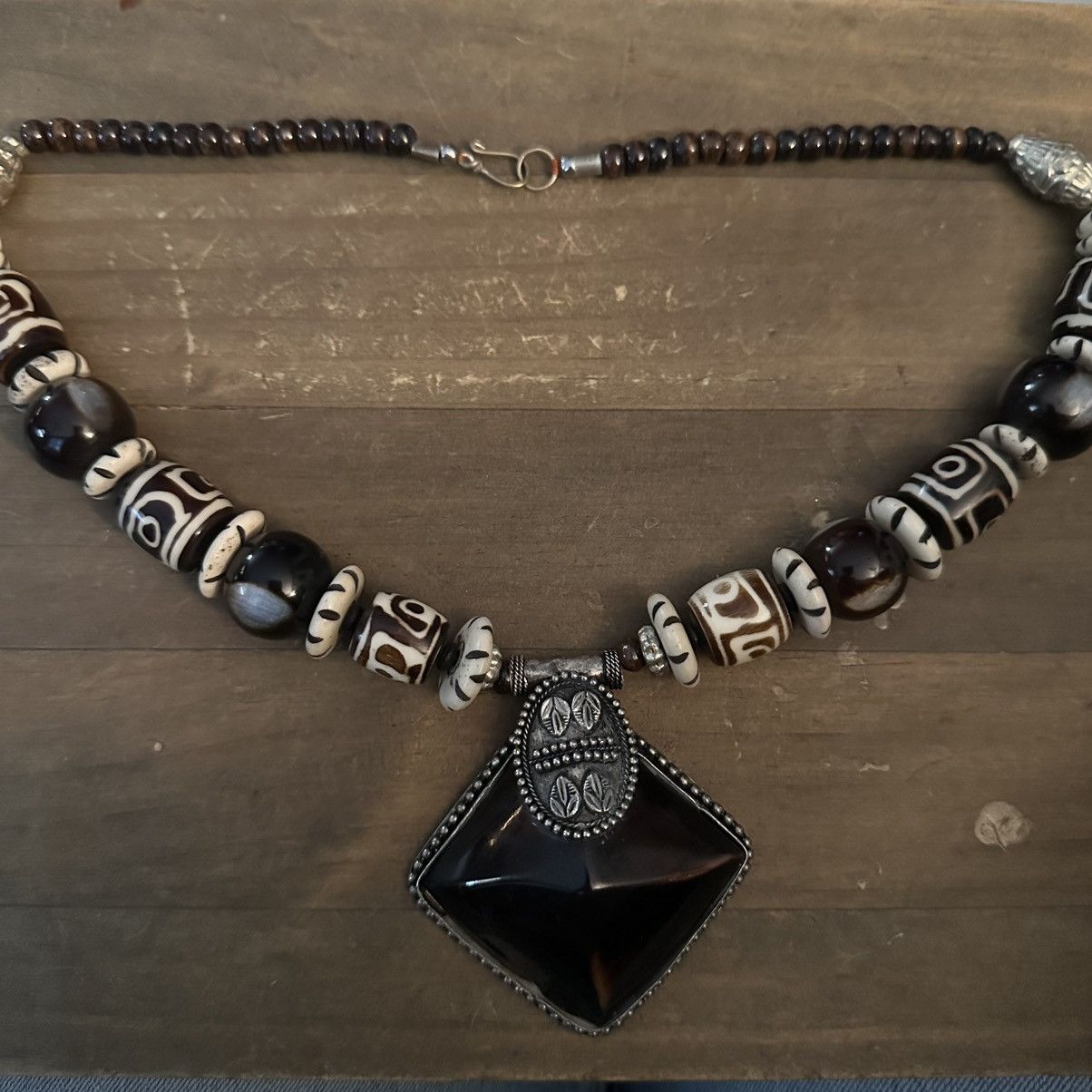 Vintage Vintage Tibetan Dizi Eye Bead pendant statement necklace Size ONE SIZE - 2 Thumbnail