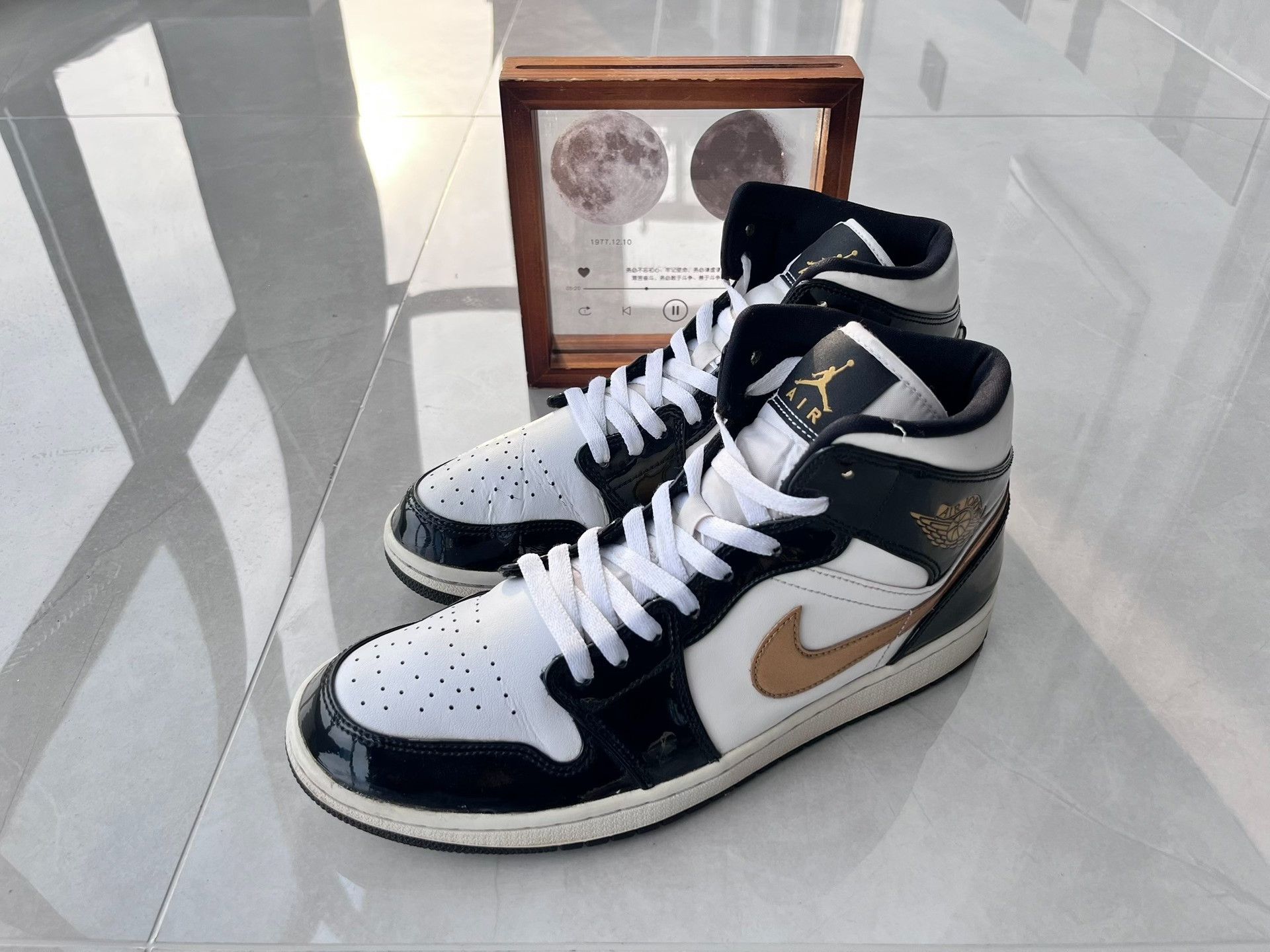 Nike Nike AJ1 Black Lowtop Sneakers 11 Men Size US 11 / EU 44 - 1 Thumbnail