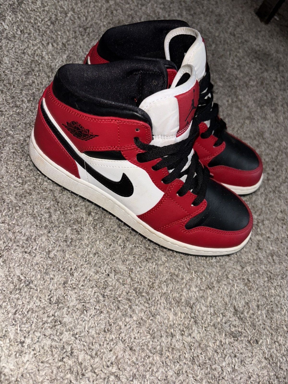 Jordan Brand Nike Air Jordan 1 Mid Chicago Toe Size US 8 / IT 38 - 3 Thumbnail