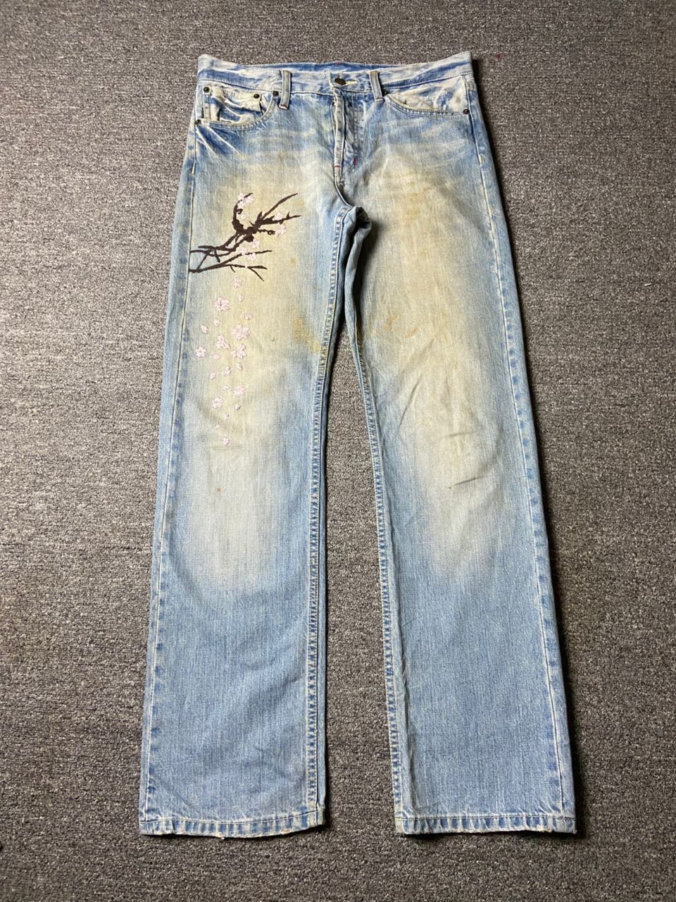 Takeo Kikuchi Takeo Kikuchi Denim Jeans with Floral Embroidery (164) Size US 33 - 1 Thumbnail