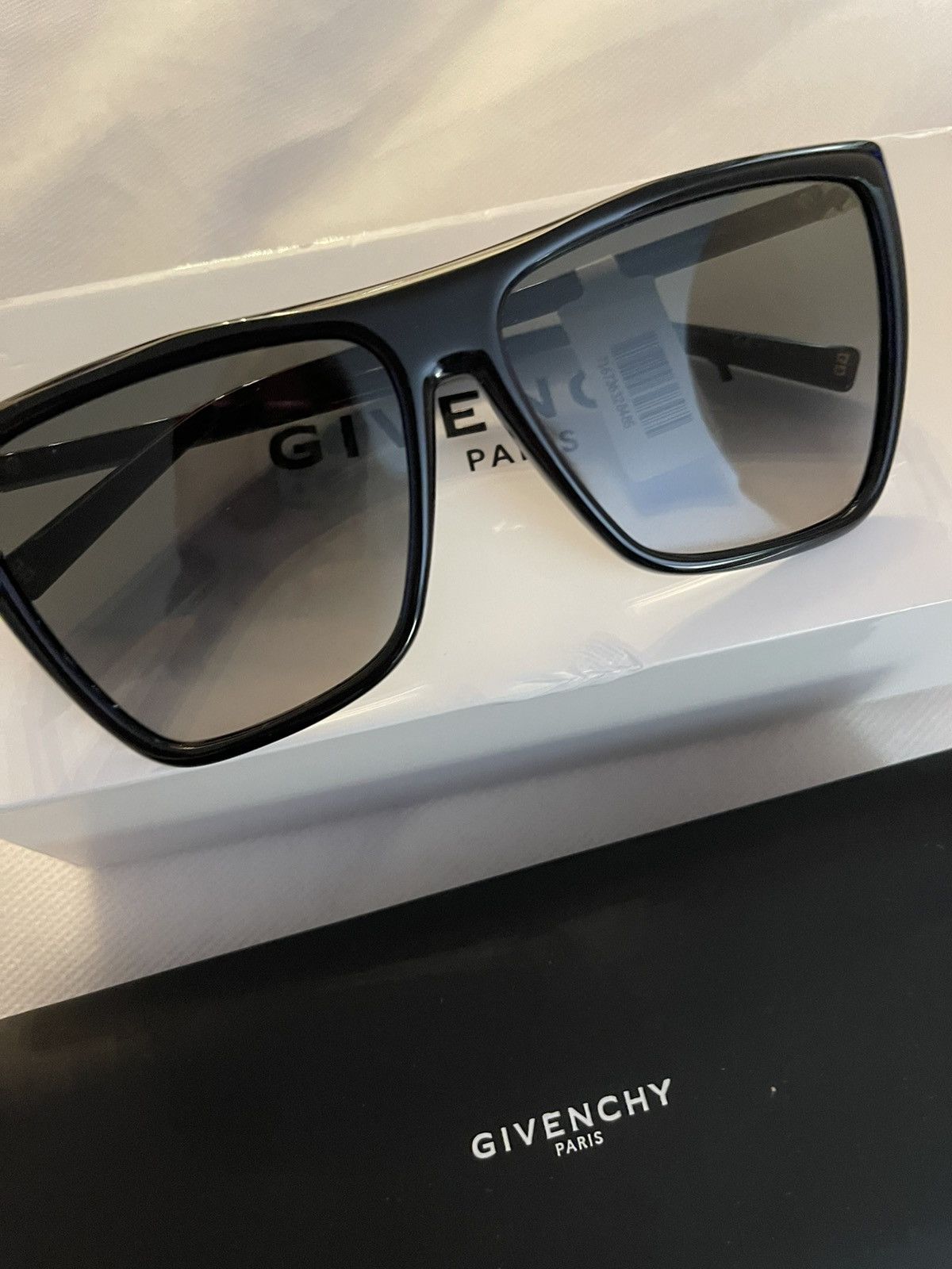 Givenchy Givenchy Oversized SUNGLASSES Size ONE SIZE - 13 Thumbnail